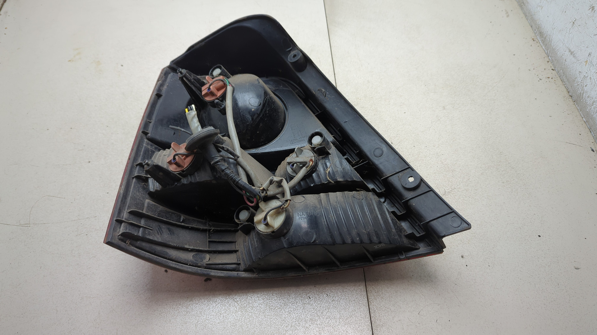 Фонарь задний правый