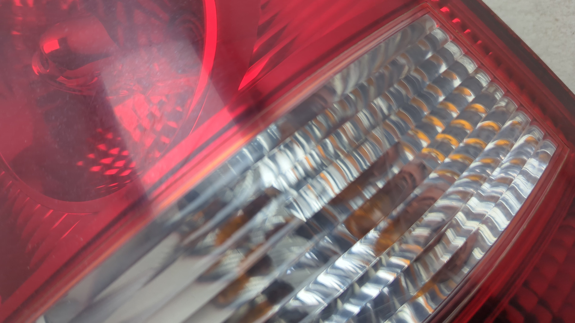 Фонарь задний правый