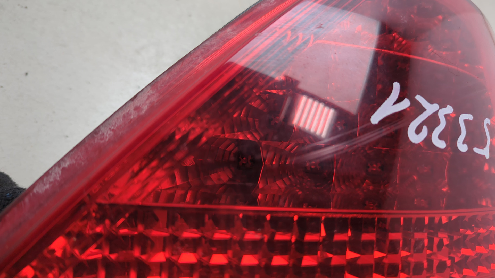 Фонарь задний правый