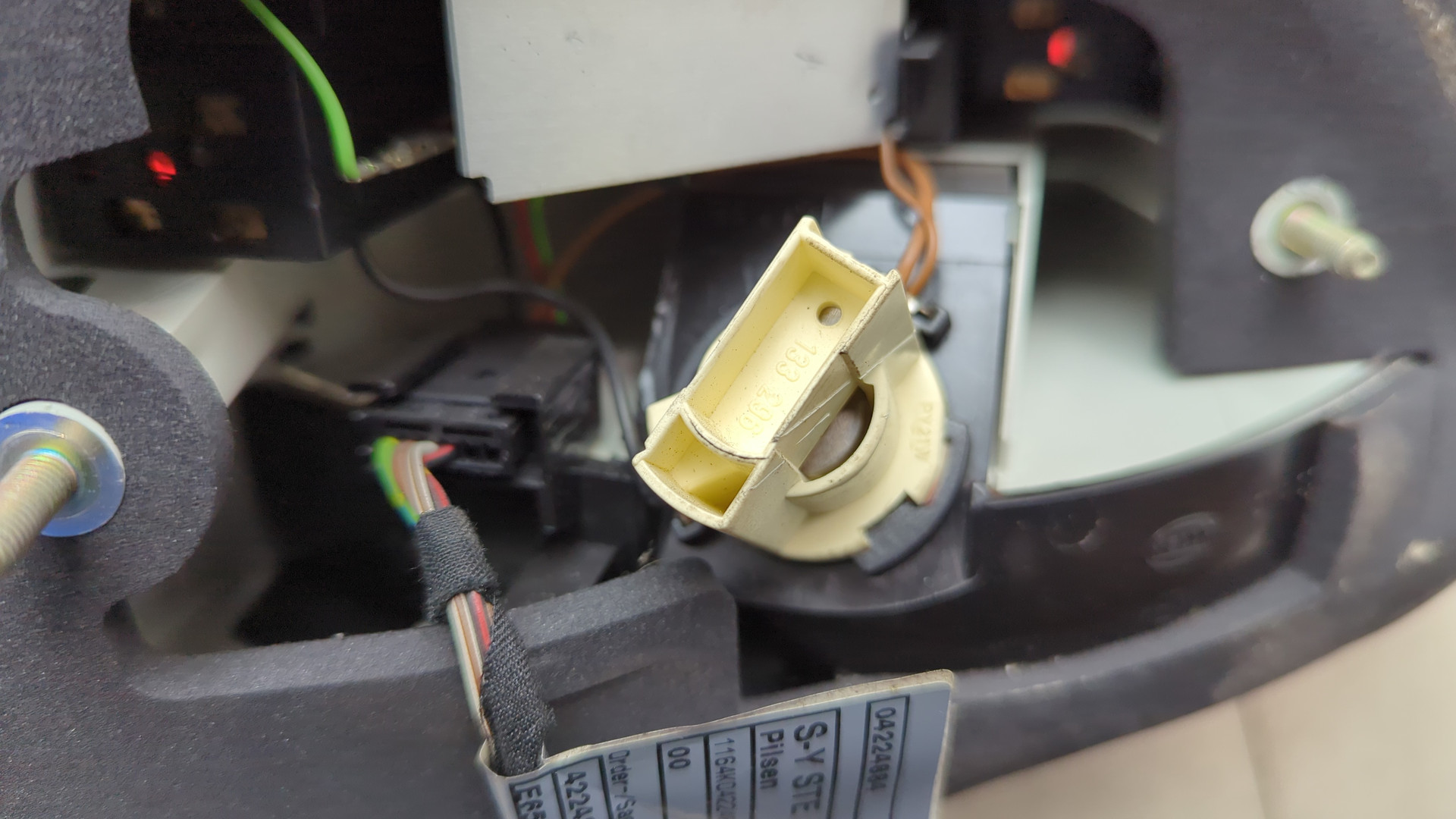 Фонарь задний правый