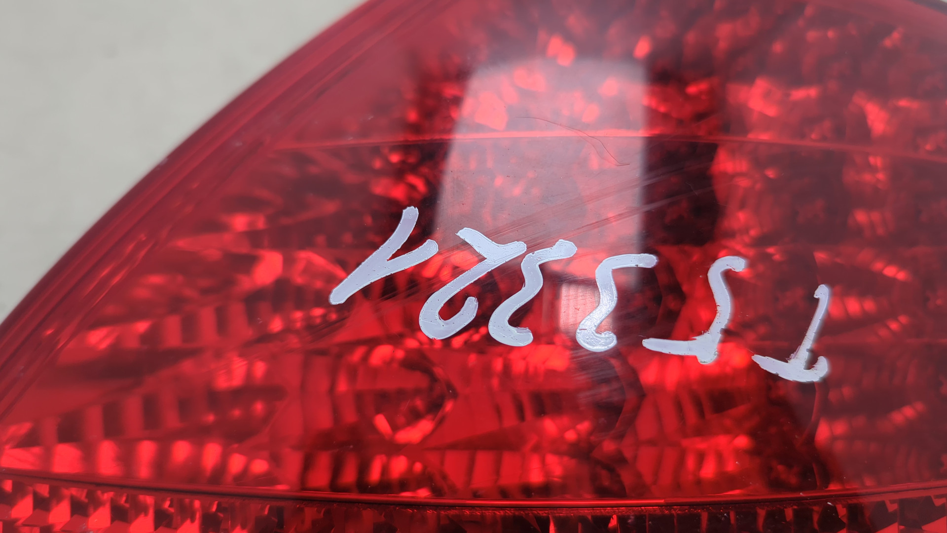 Фонарь задний правый