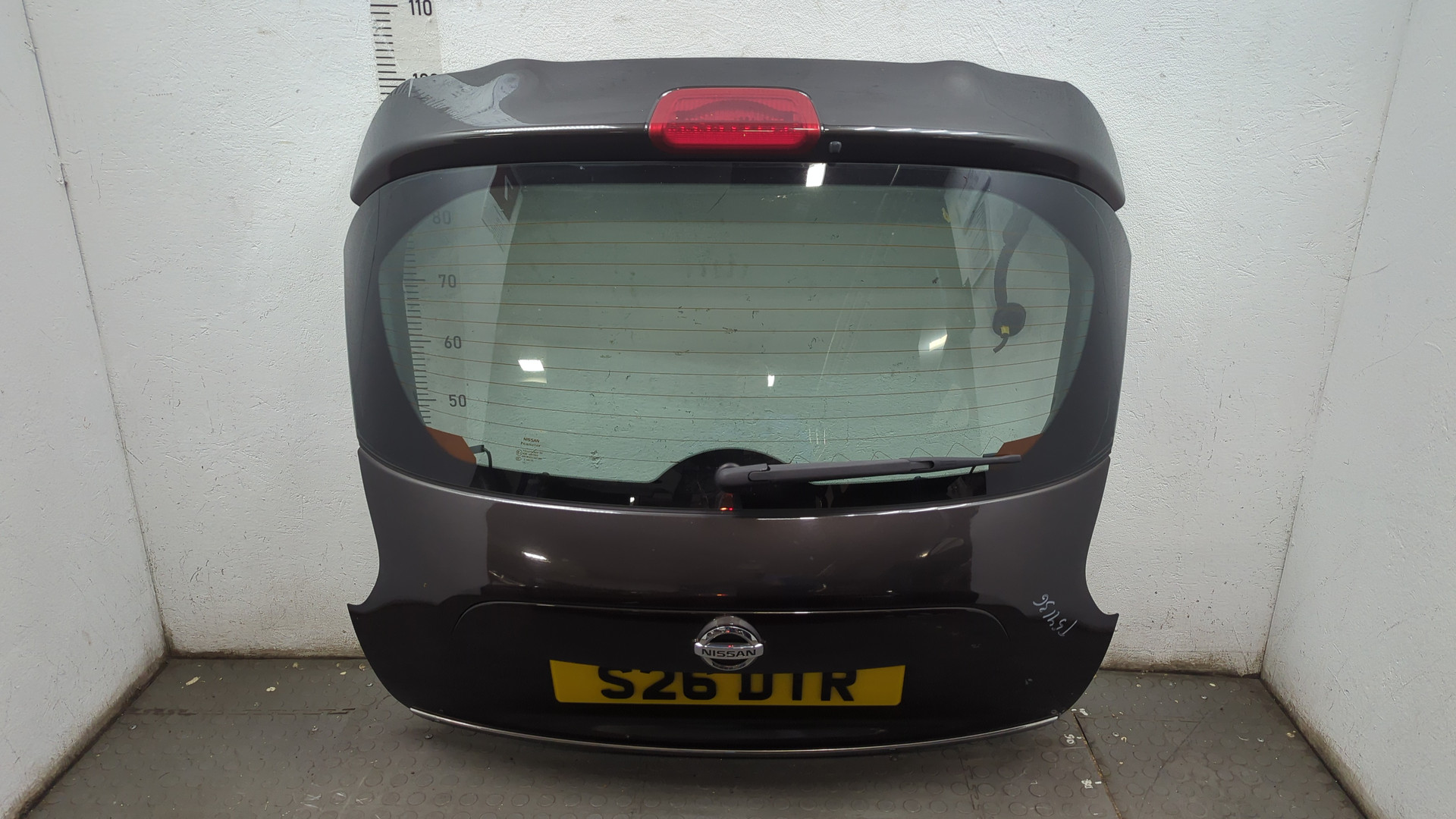 Дверь багажника