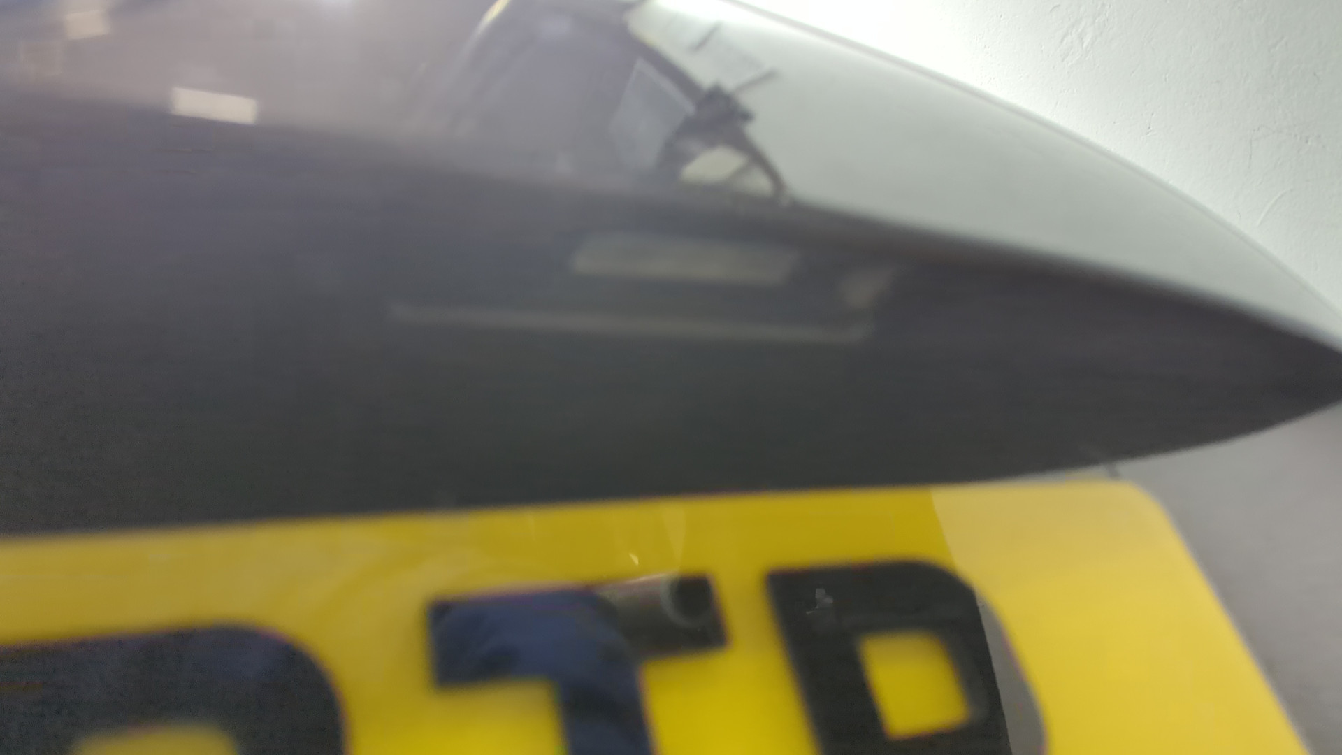 Дверь багажника