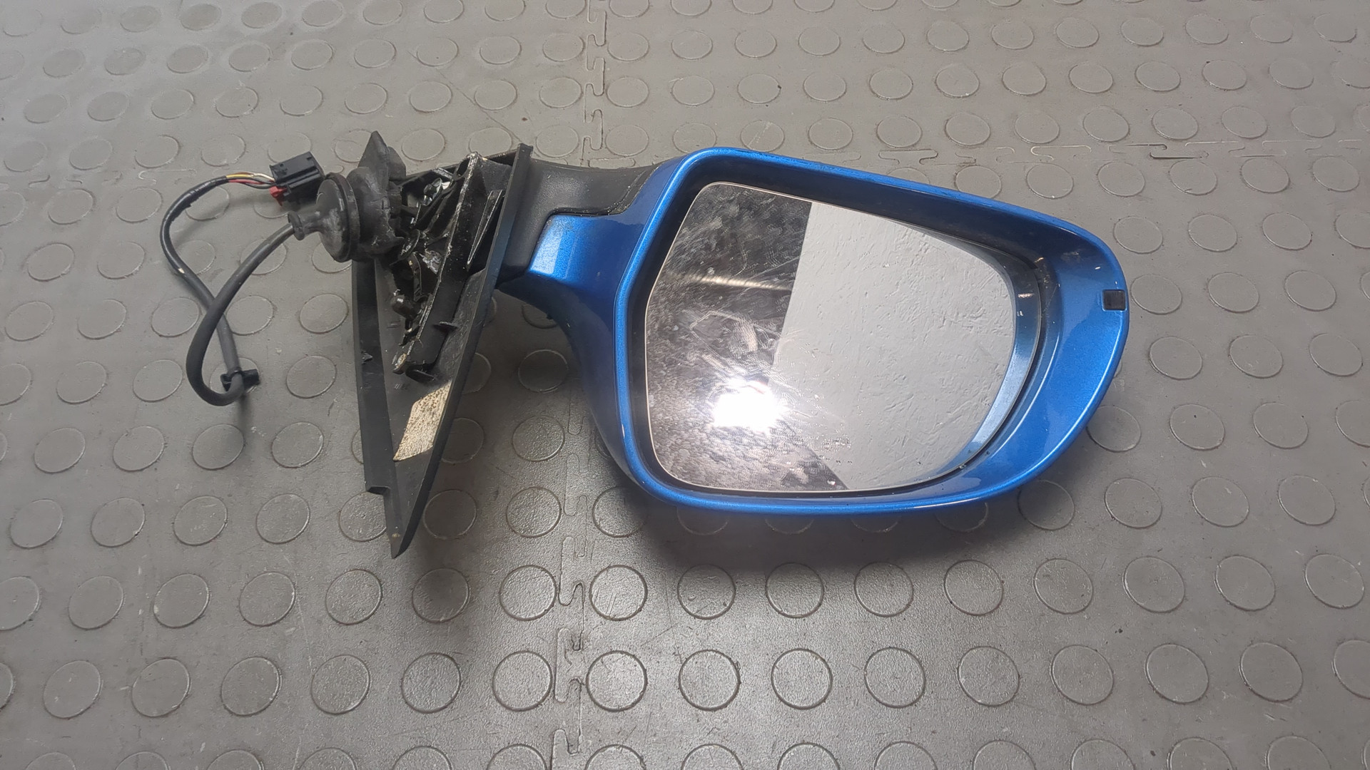 Зеркало левое электрическое