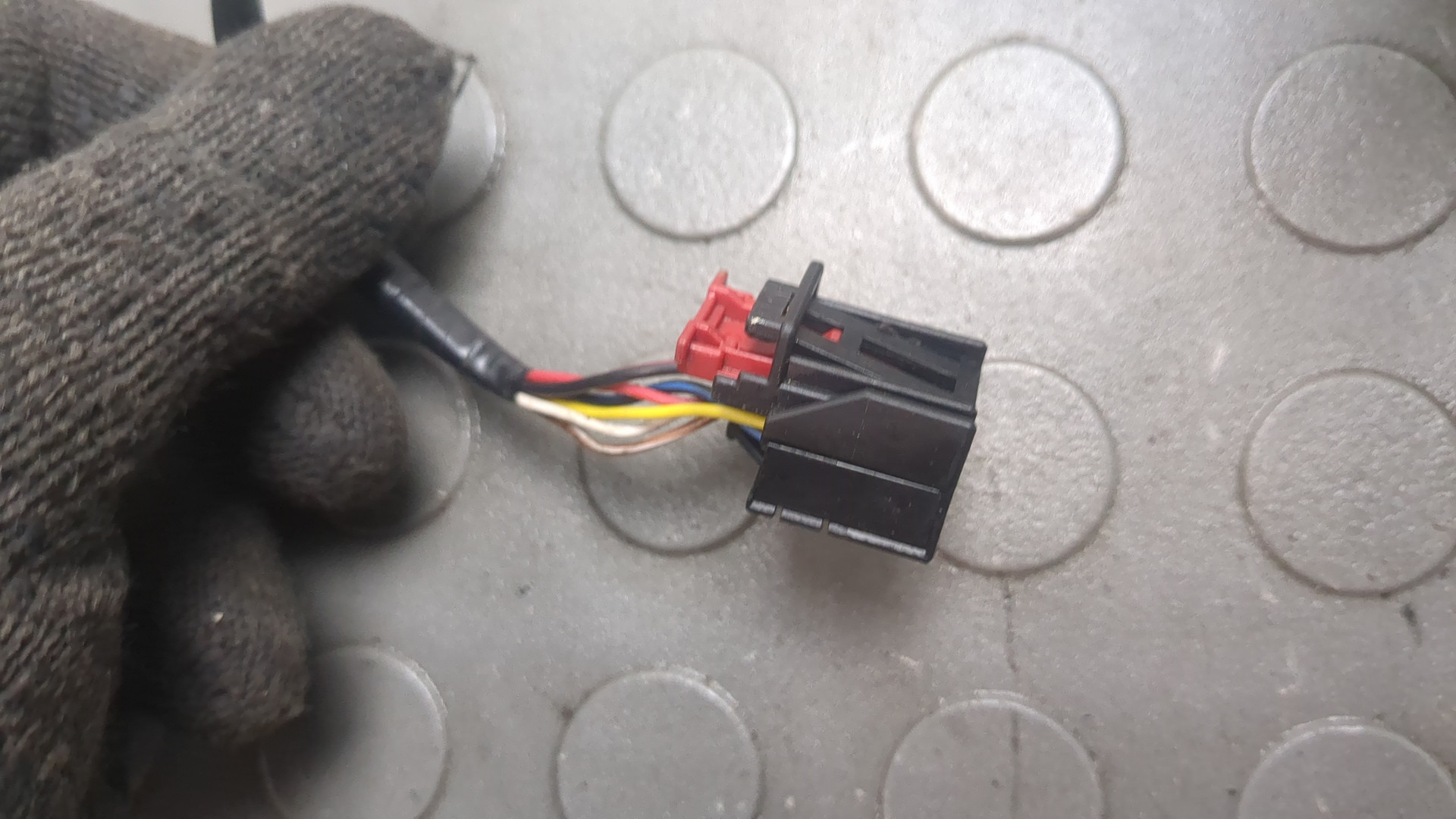 Зеркало левое электрическое