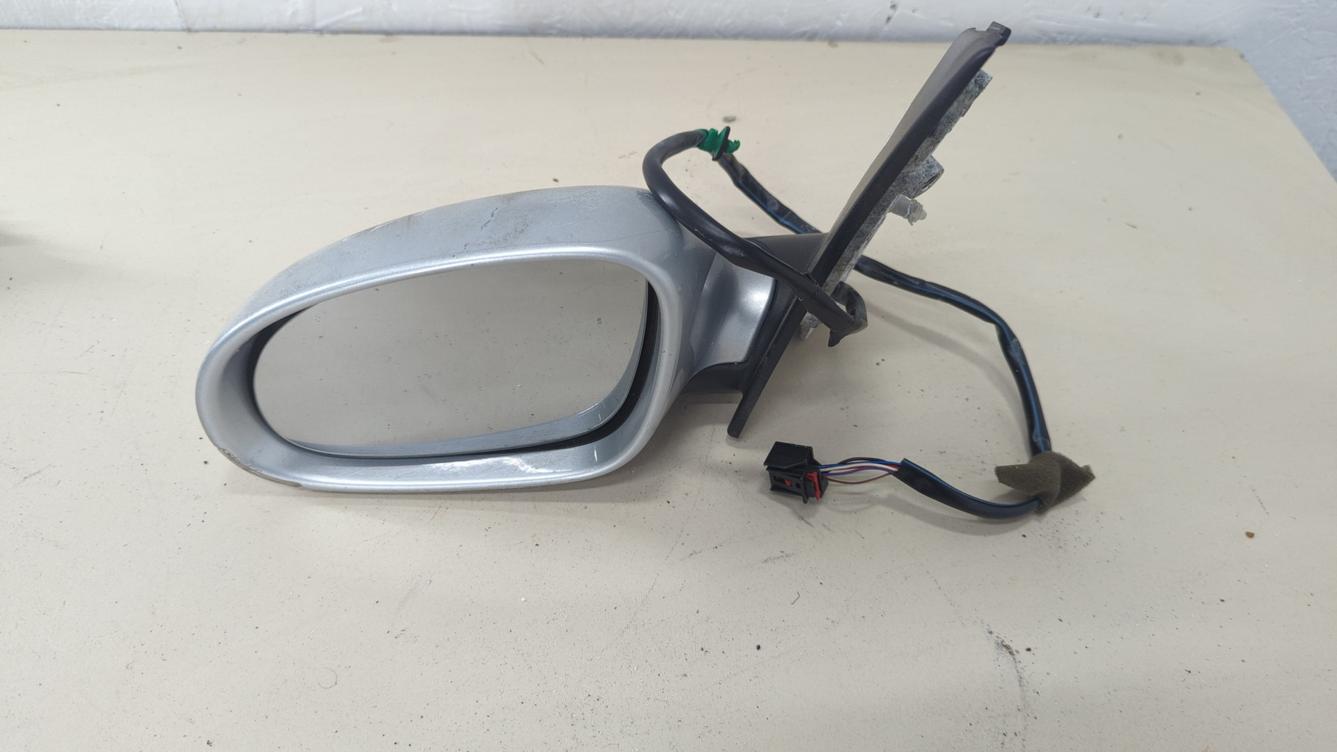 Зеркало левое электрическое