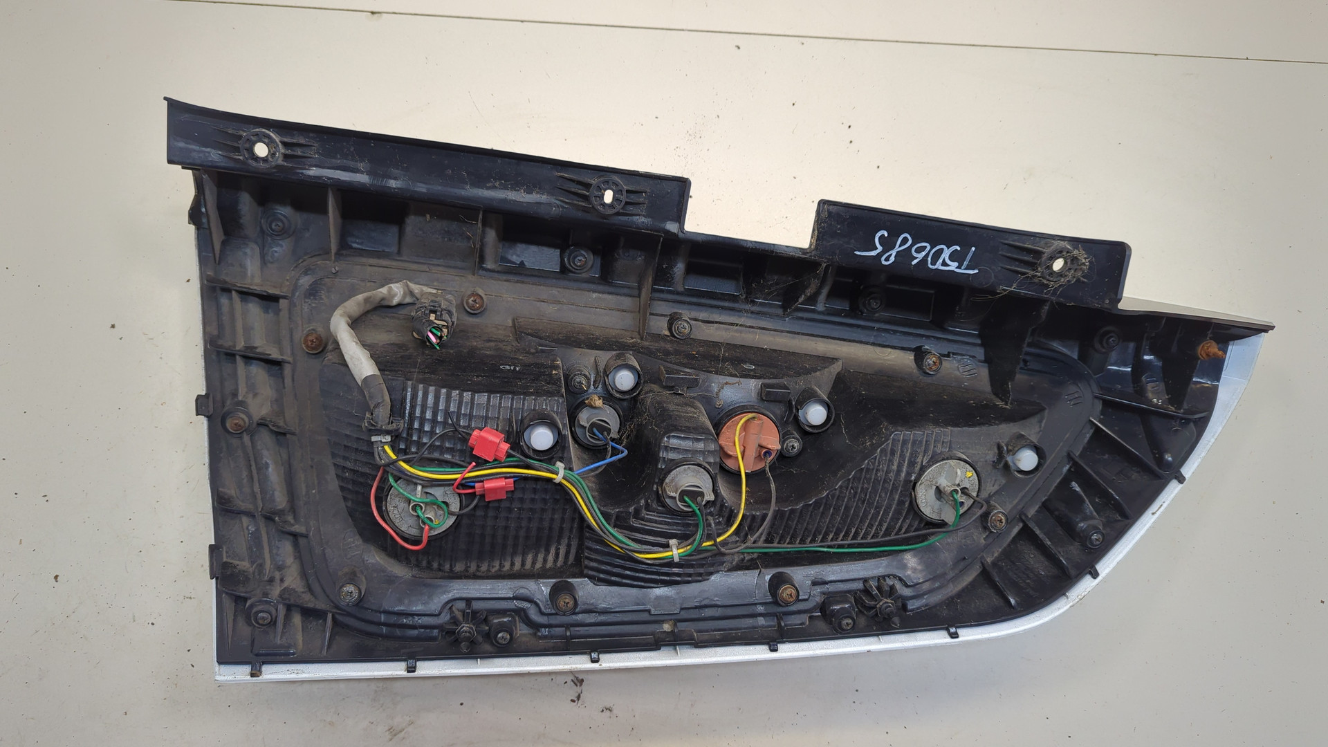 Фонарь задний левый