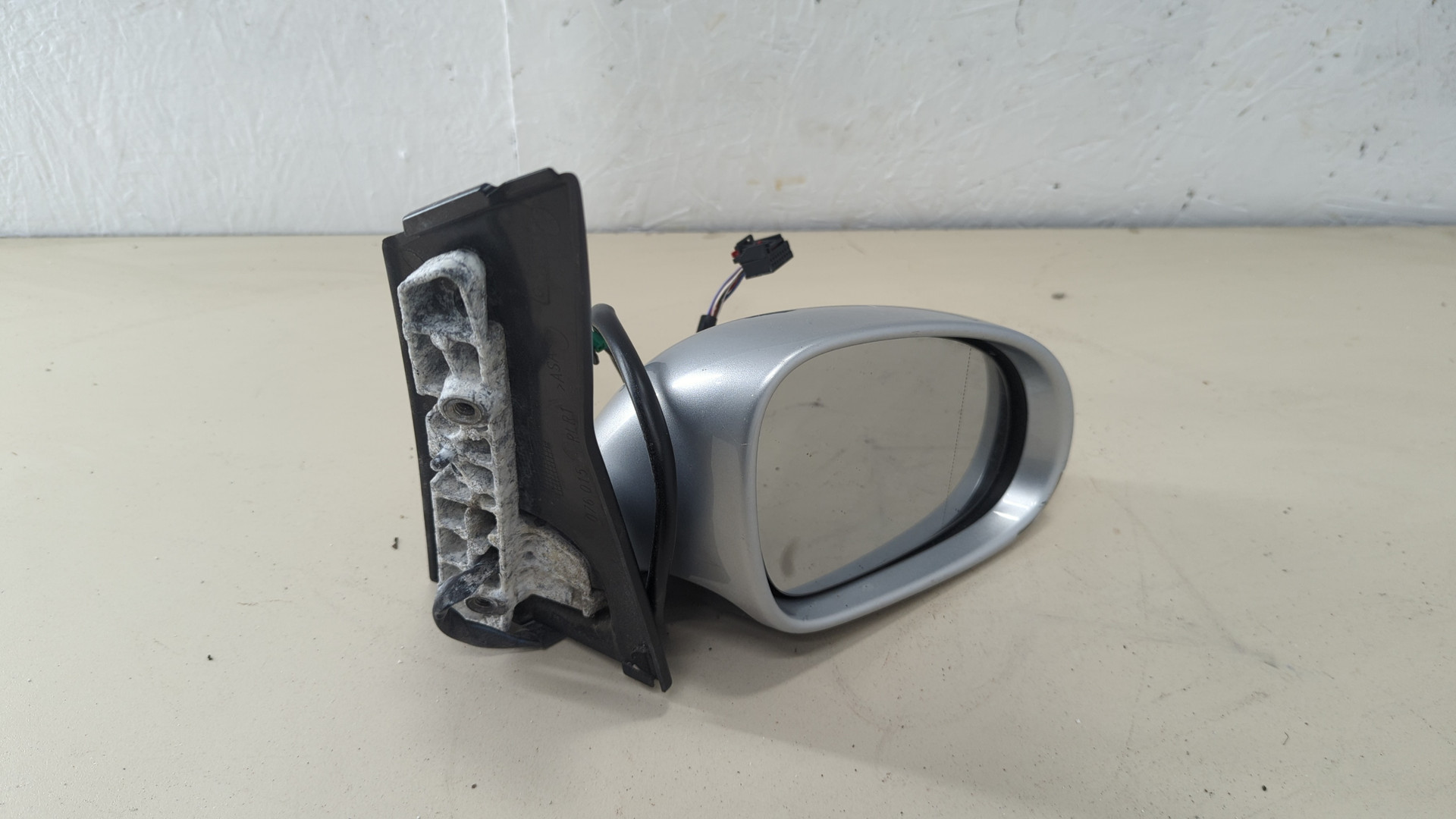 Зеркало правое электрическое