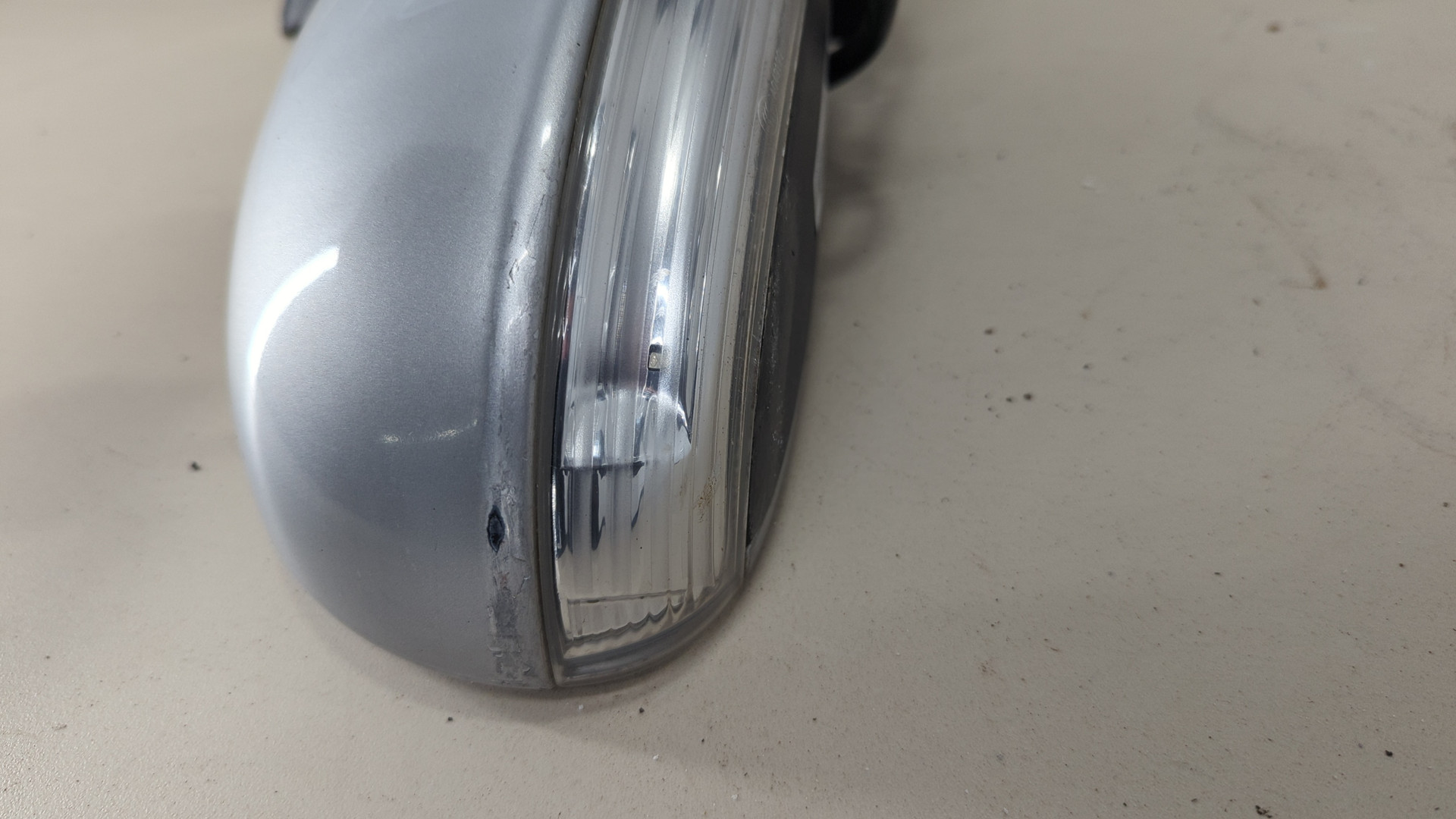 Зеркало правое электрическое