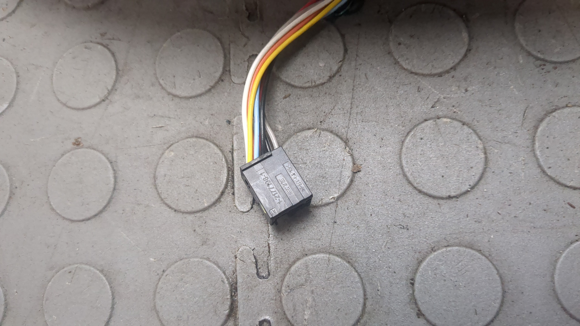 Зеркало правое электрическое