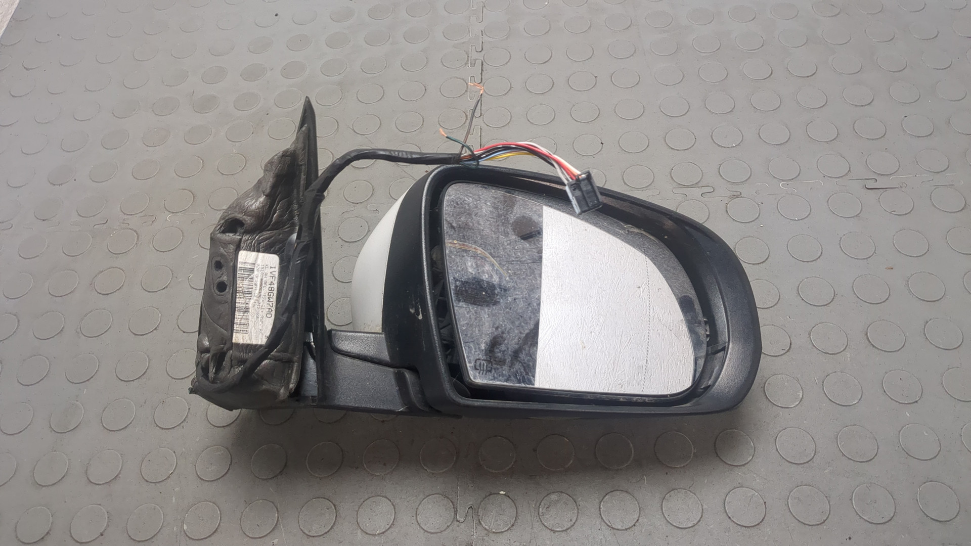 Зеркало правое электрическое