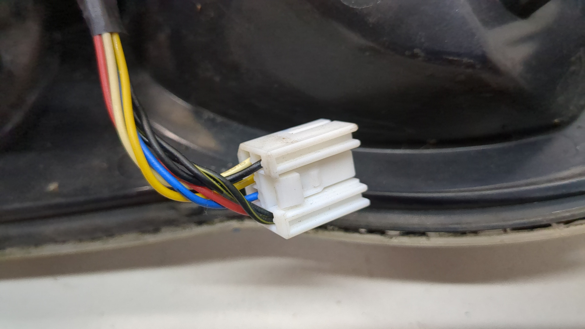 Фонарь задний левый