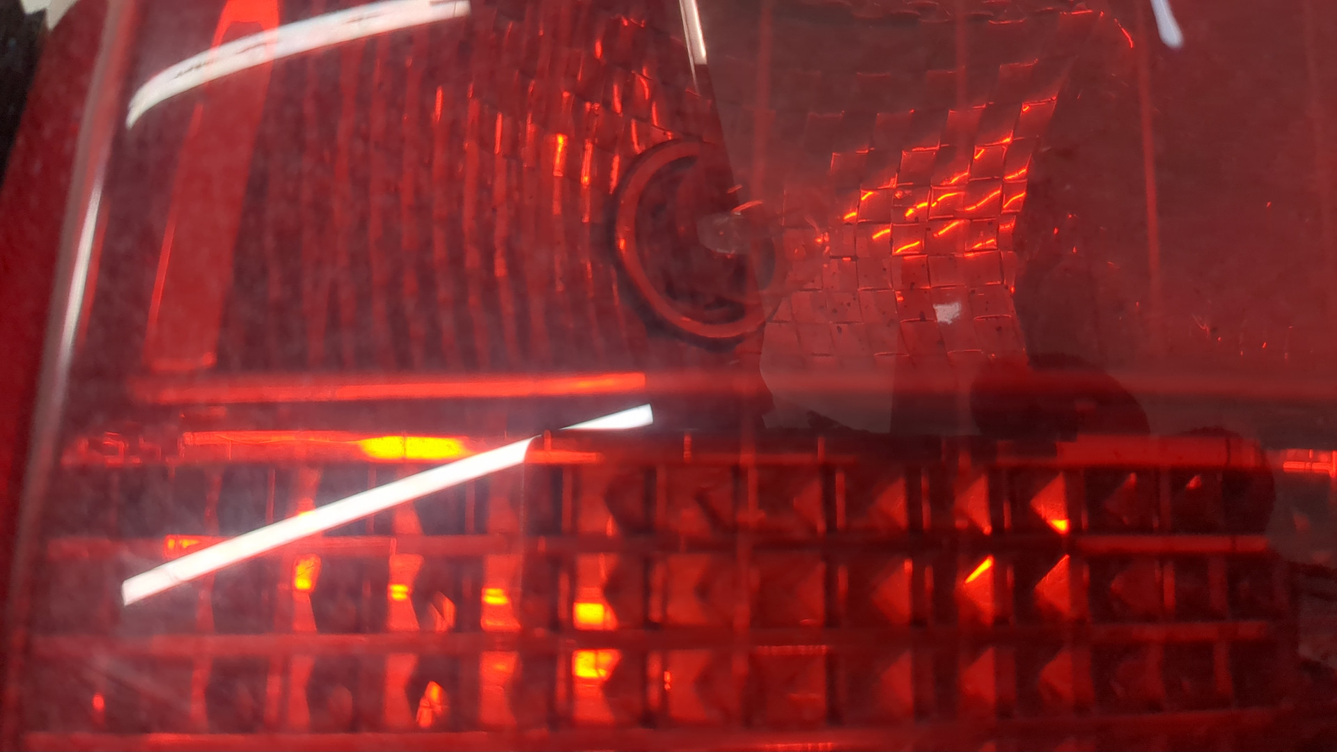 Фонарь задний левый