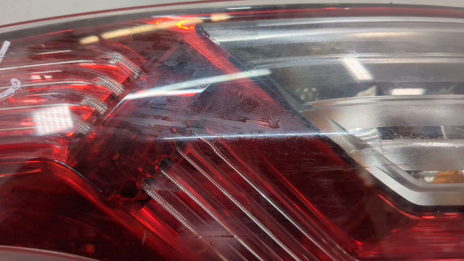 Фонарь задний левый