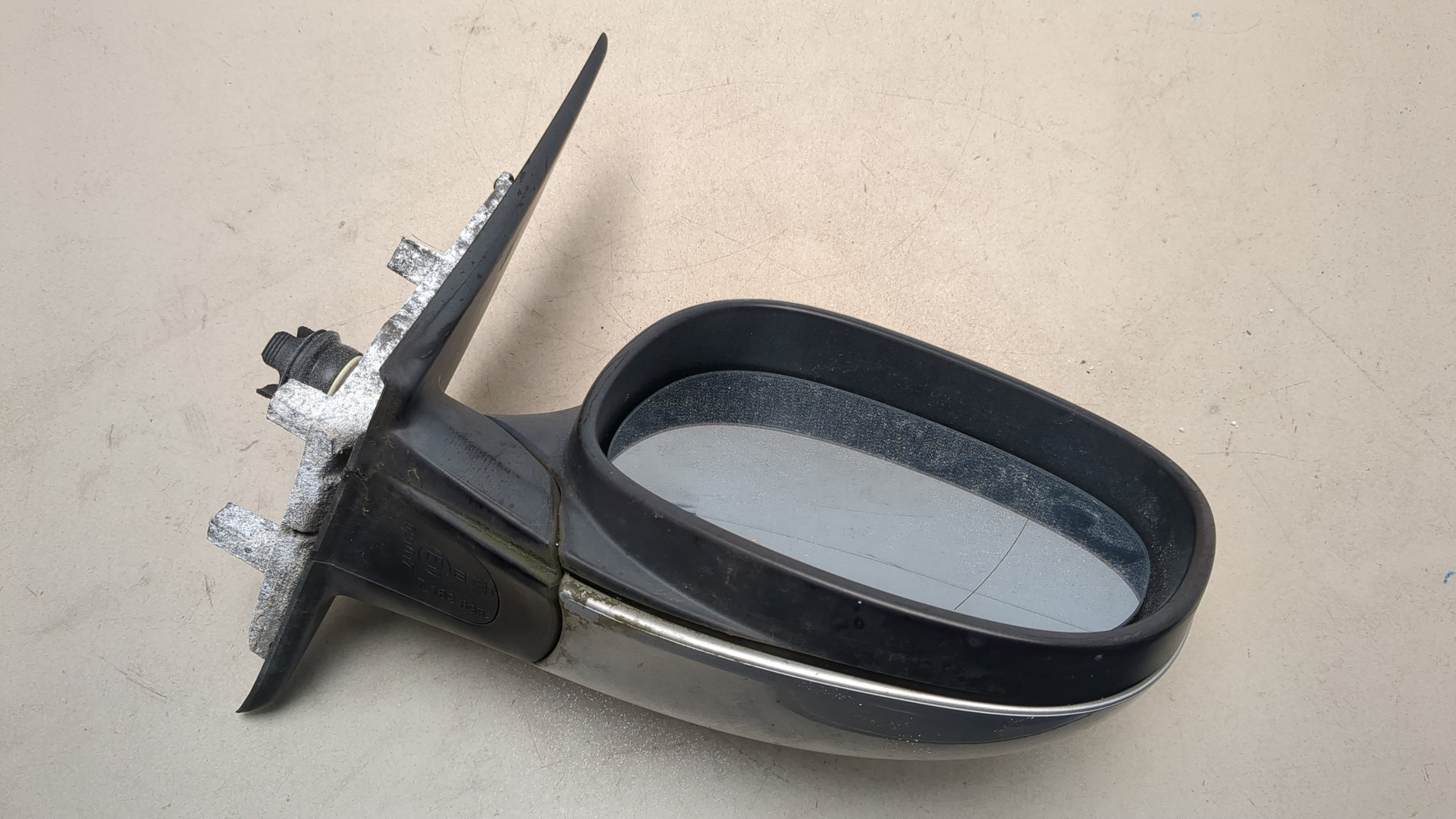 Зеркало правое электрическое