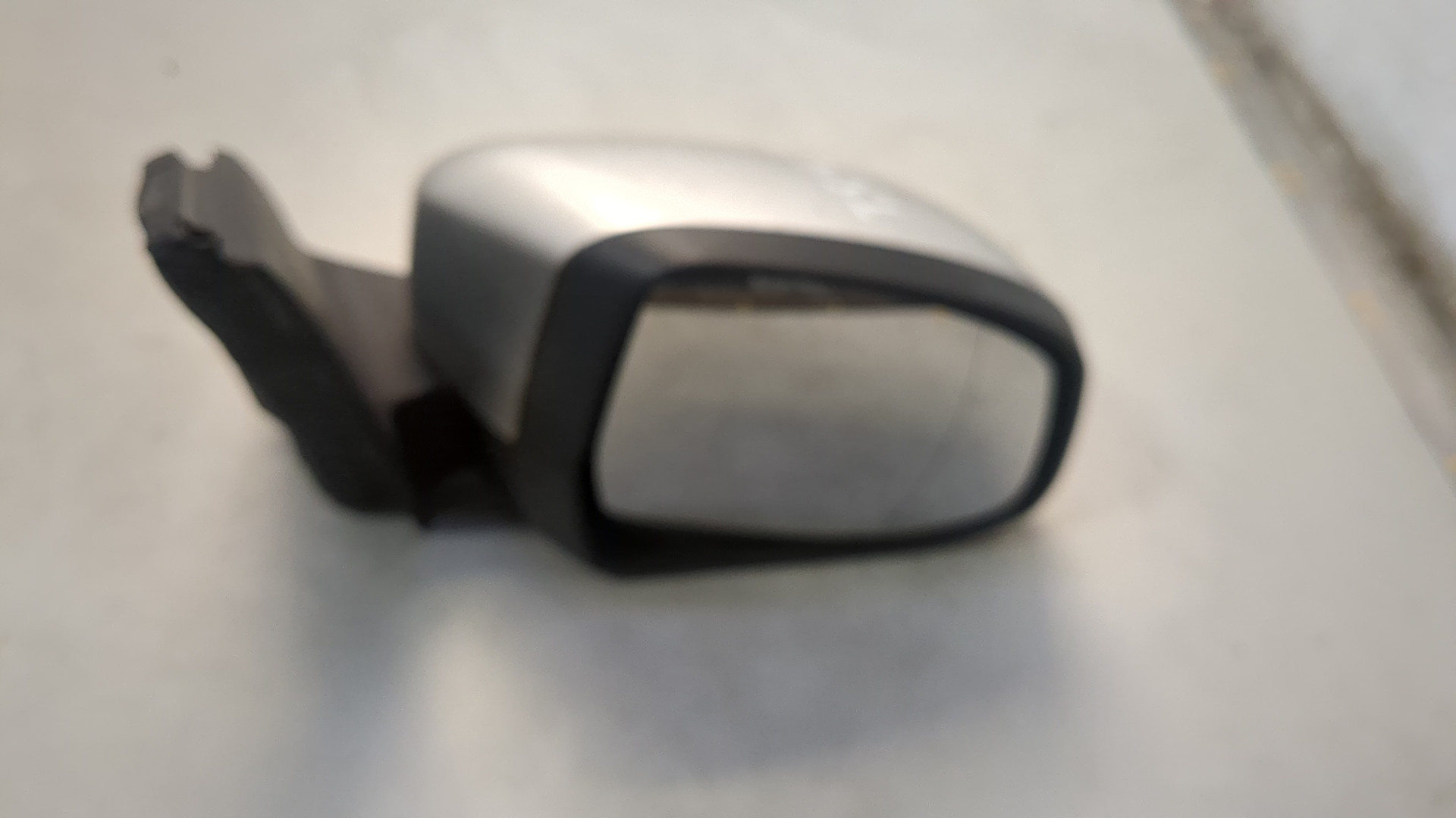 Зеркало левое электрическое