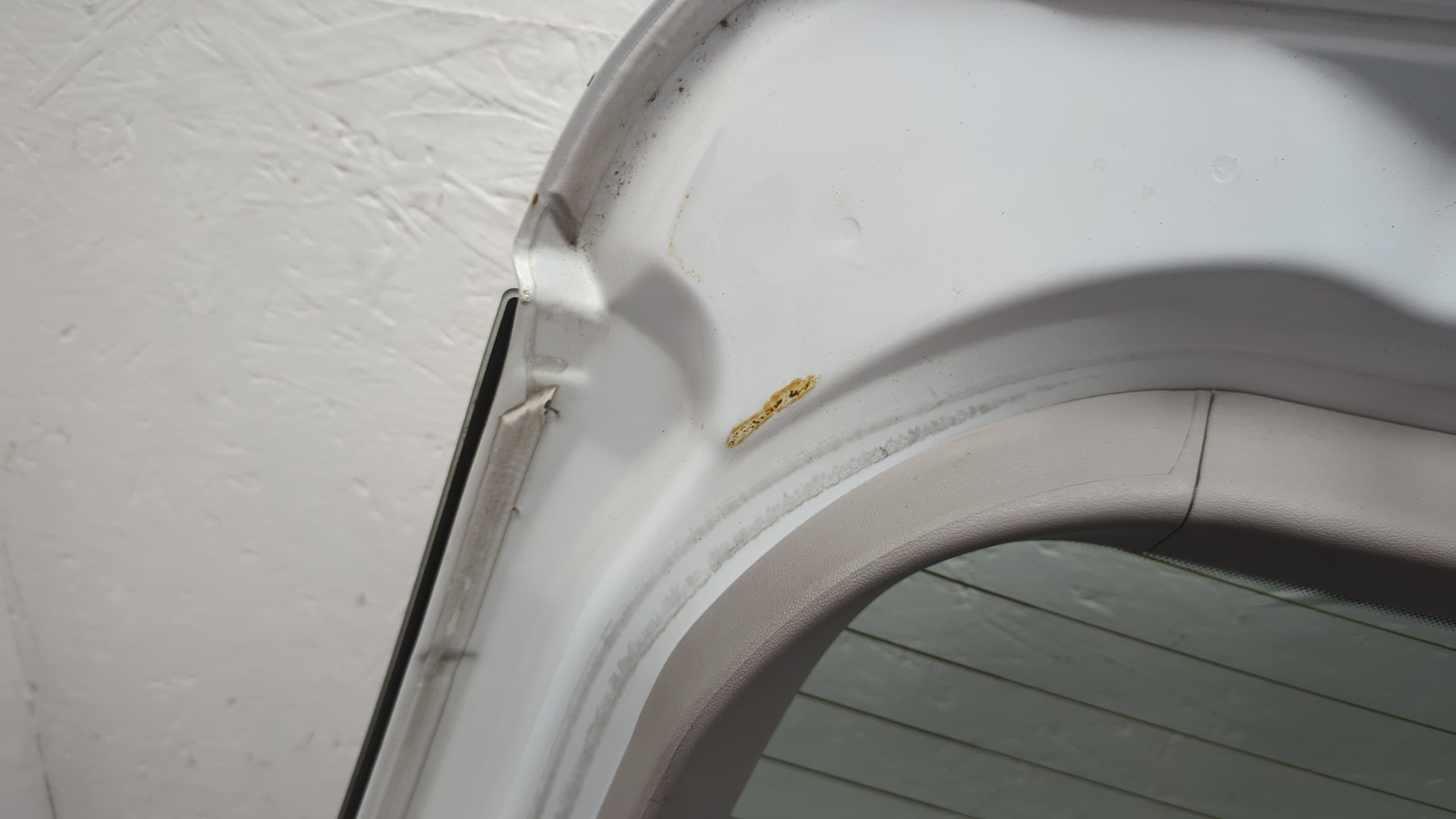 Дверь багажника