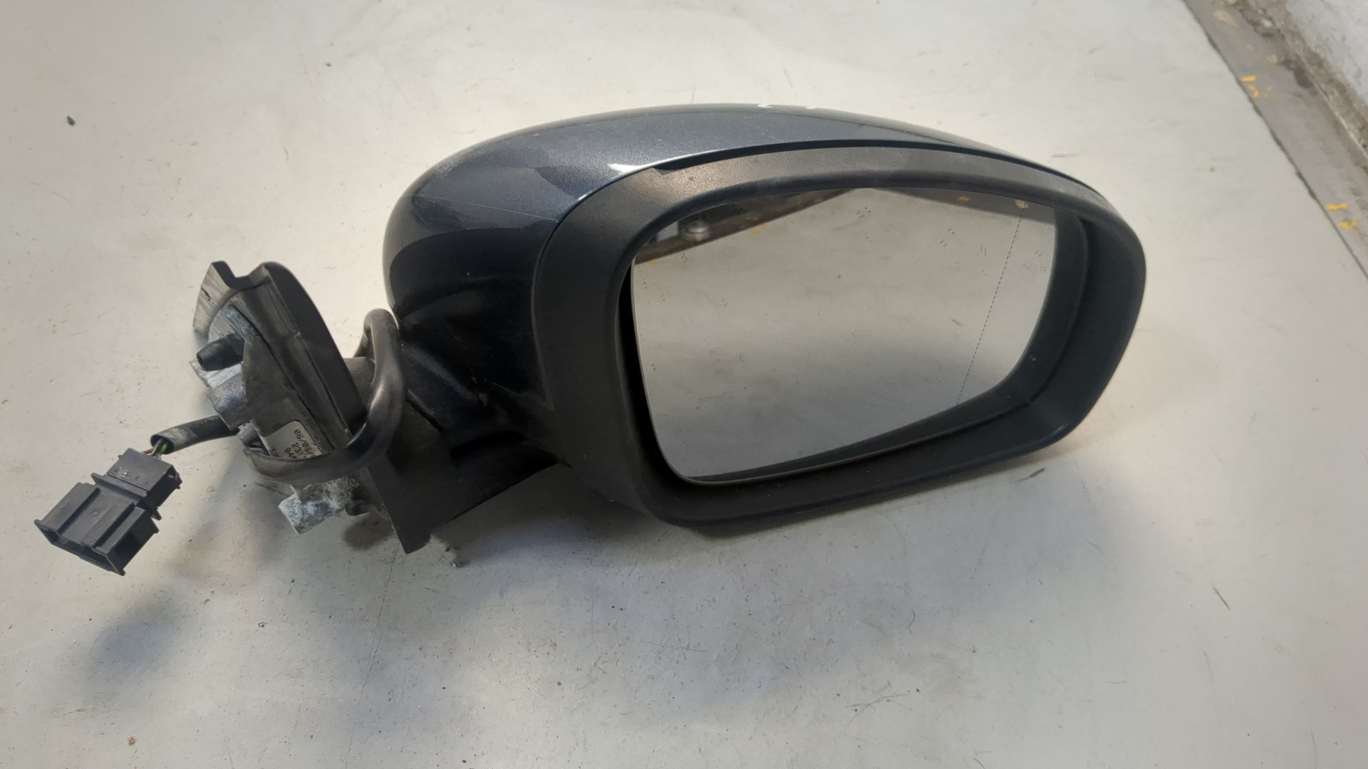 Зеркало правое электрическое