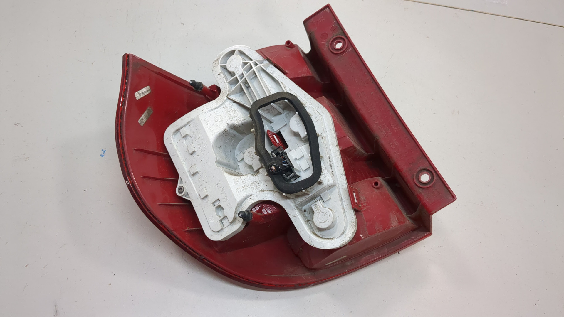 Фонарь задний правый