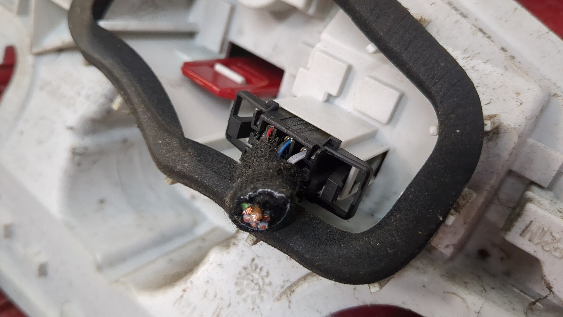 Фонарь задний правый