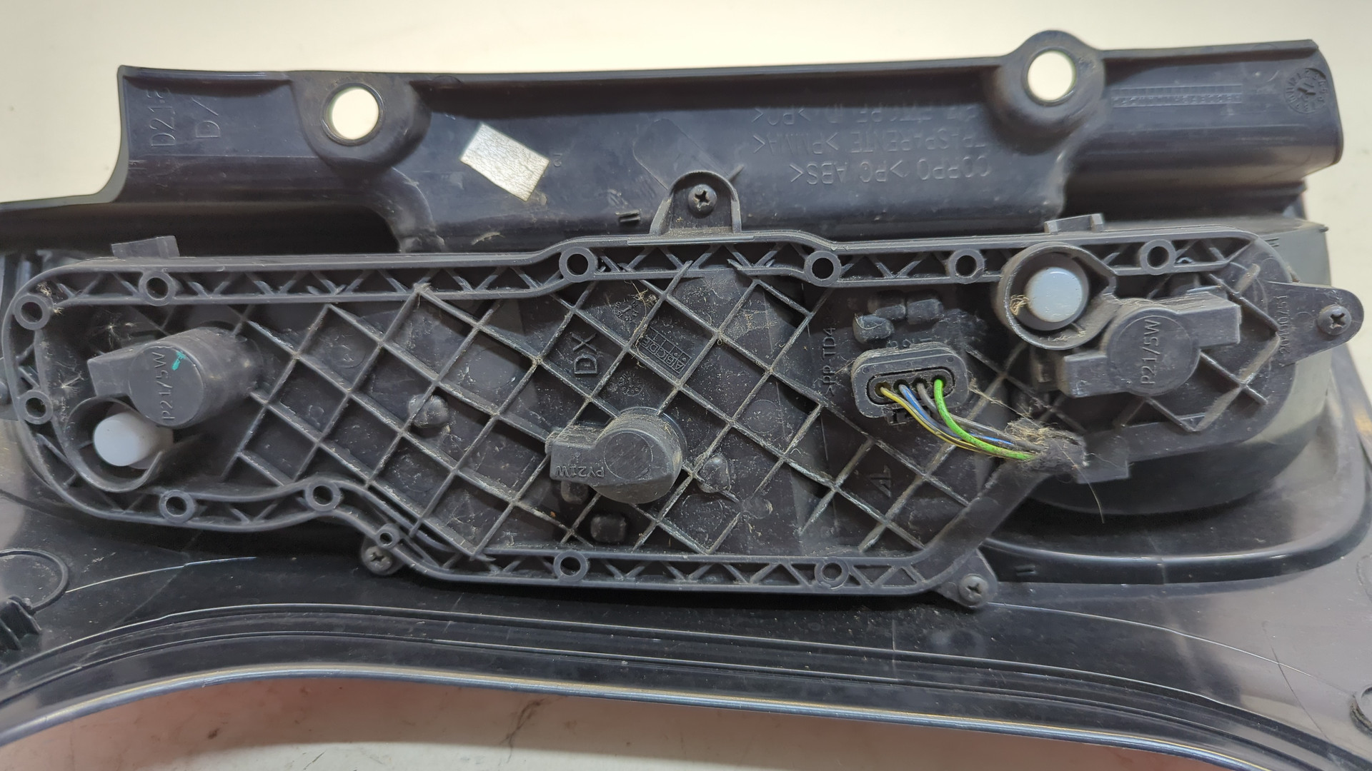 Фонарь задний правый