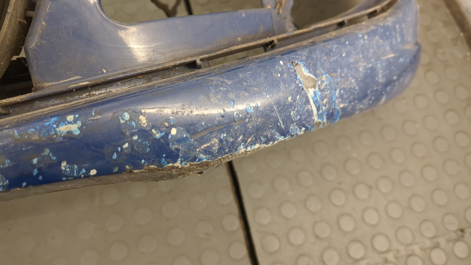 Бампер передний