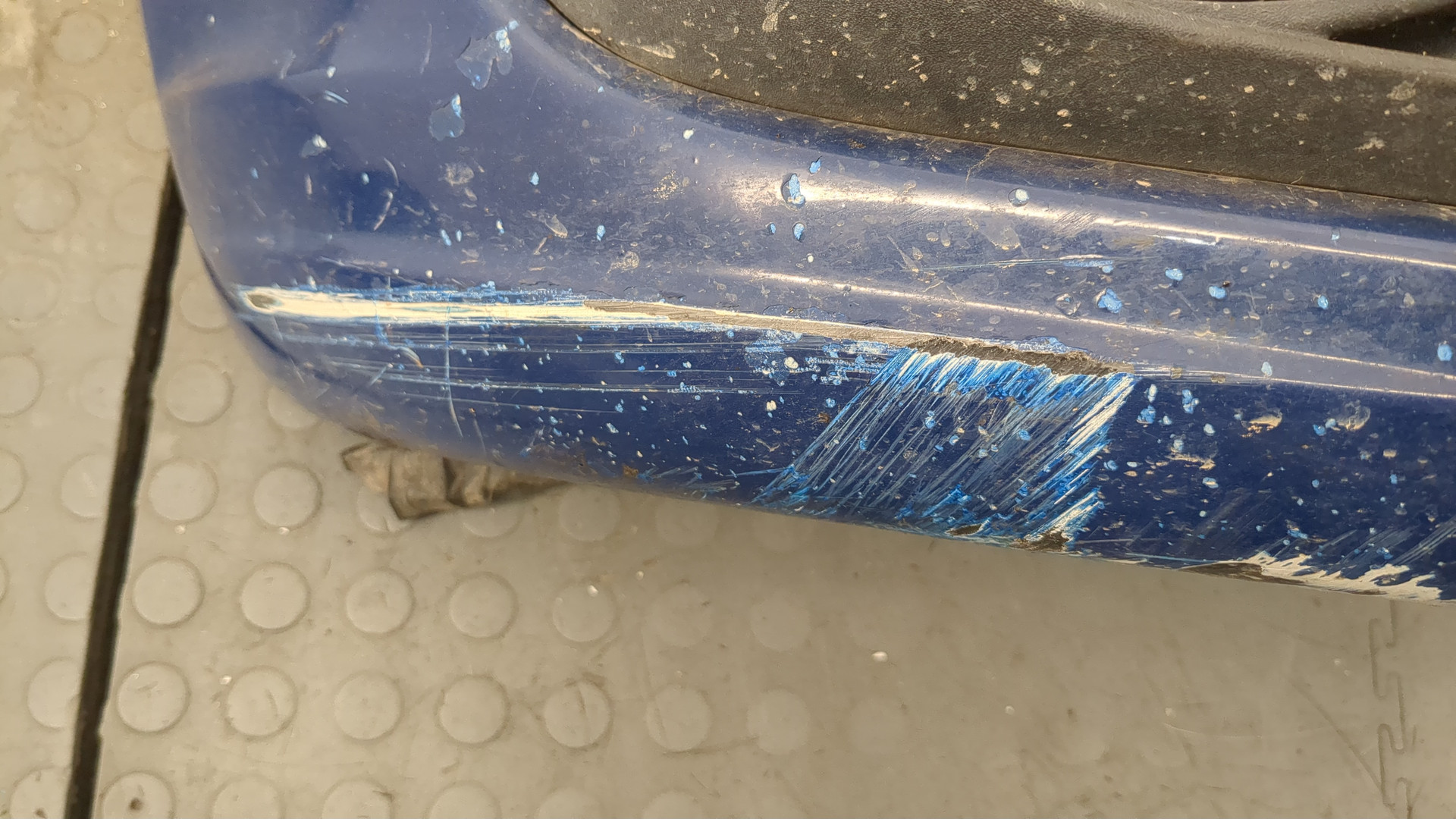 Бампер передний