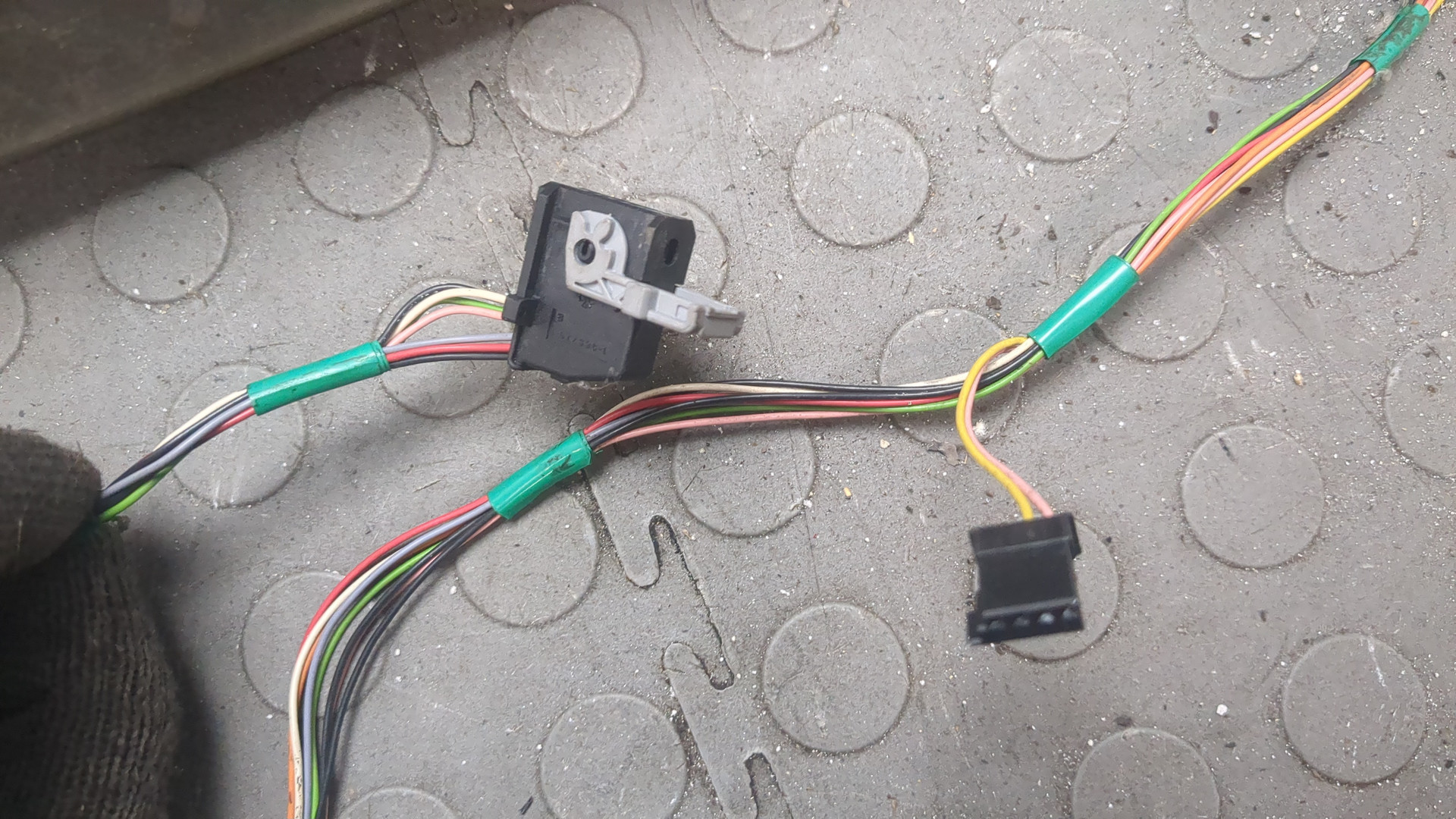 Зеркало правое электрическое