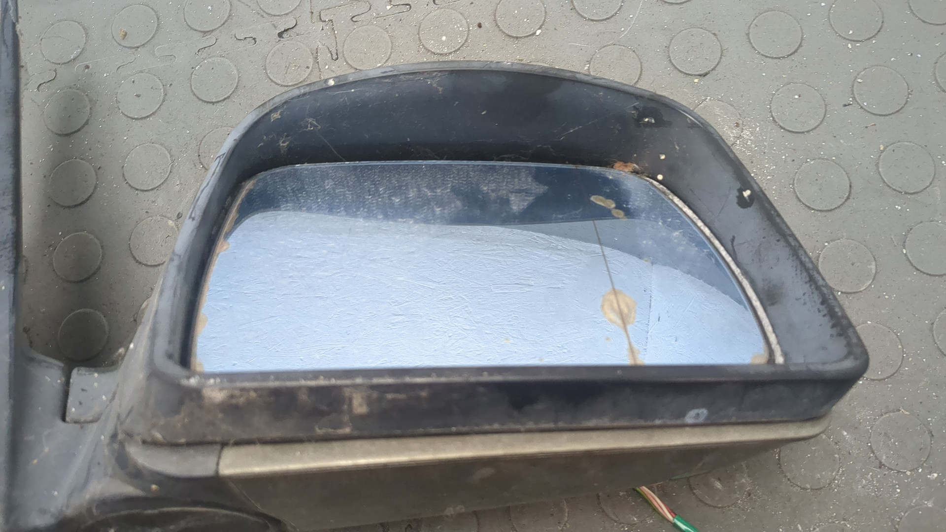 Зеркало правое электрическое