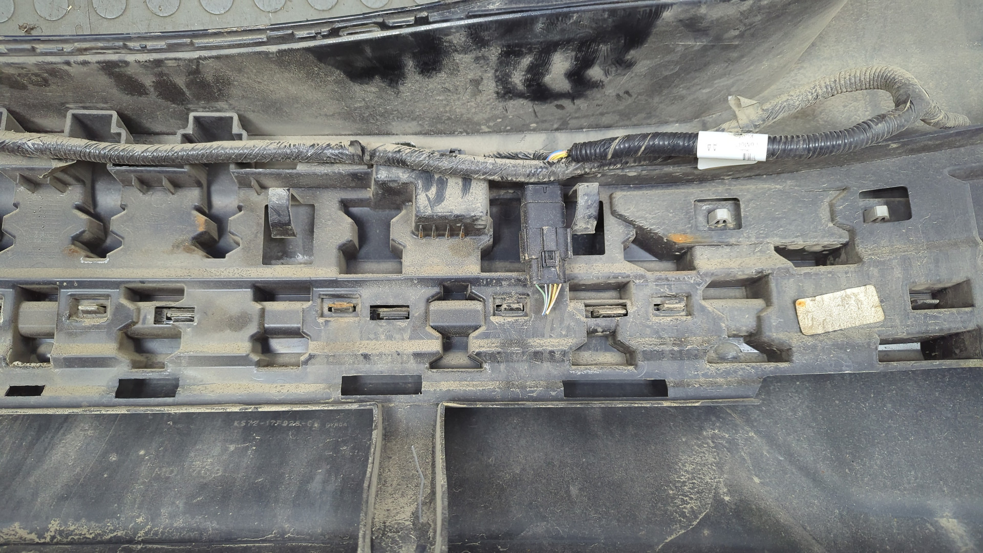 Бампер задний