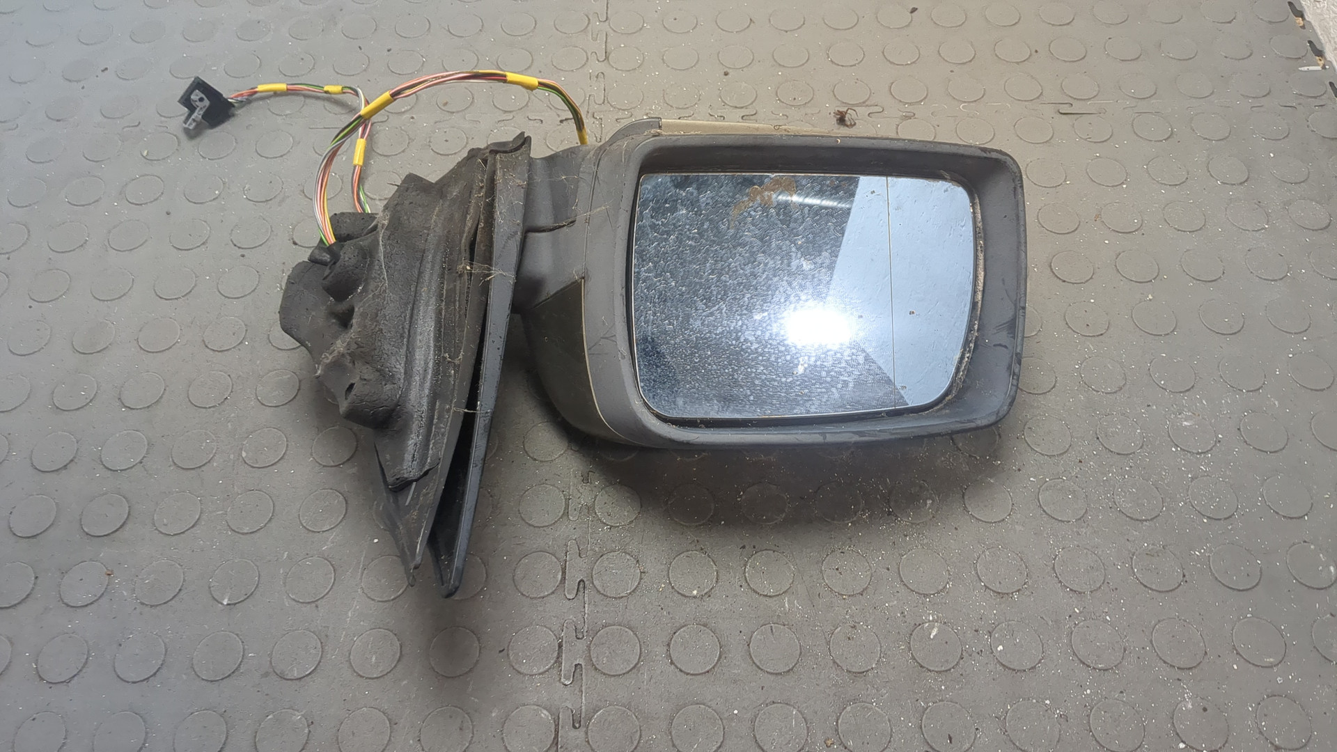 Зеркало левое электрическое