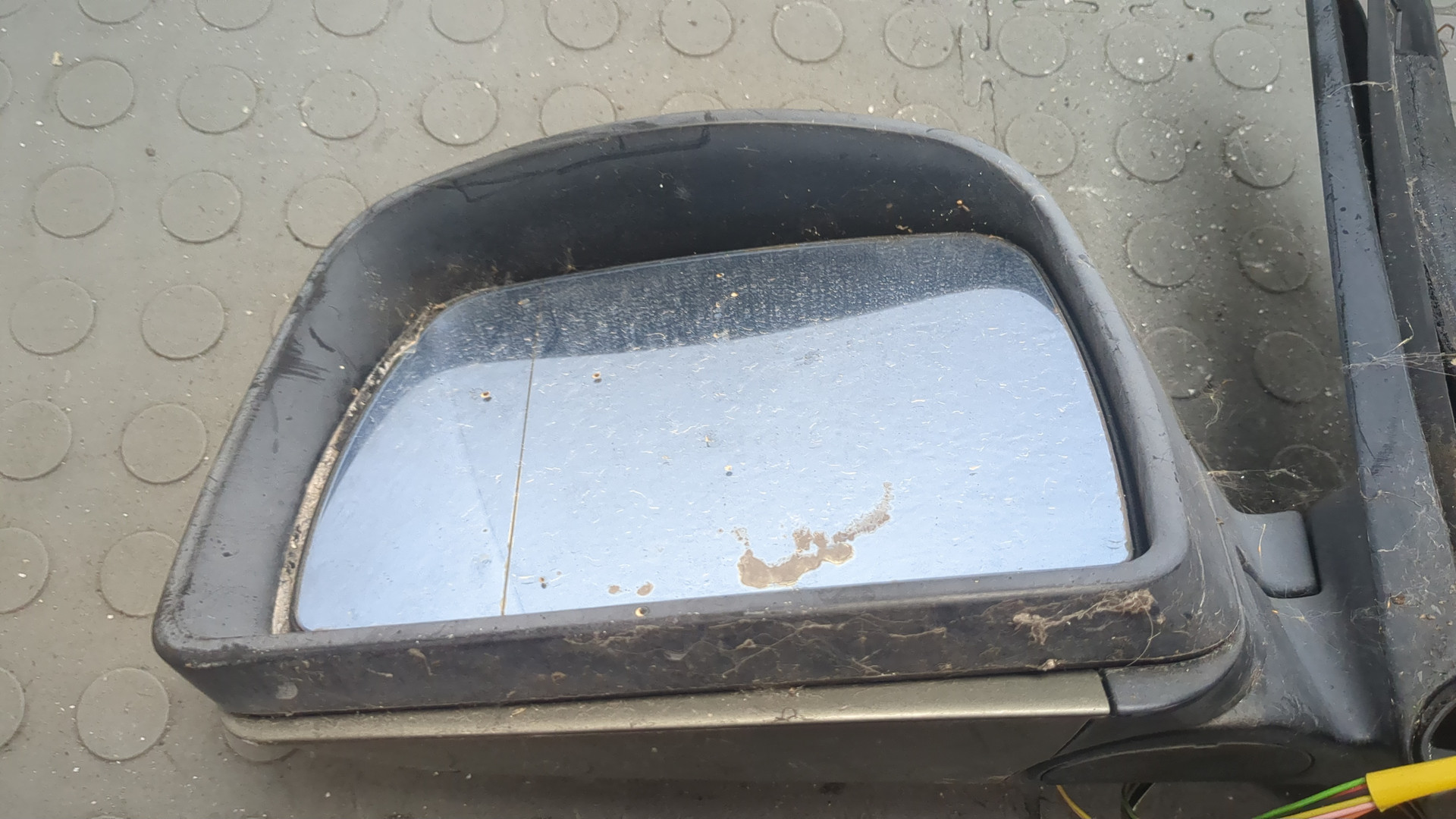 Зеркало левое электрическое