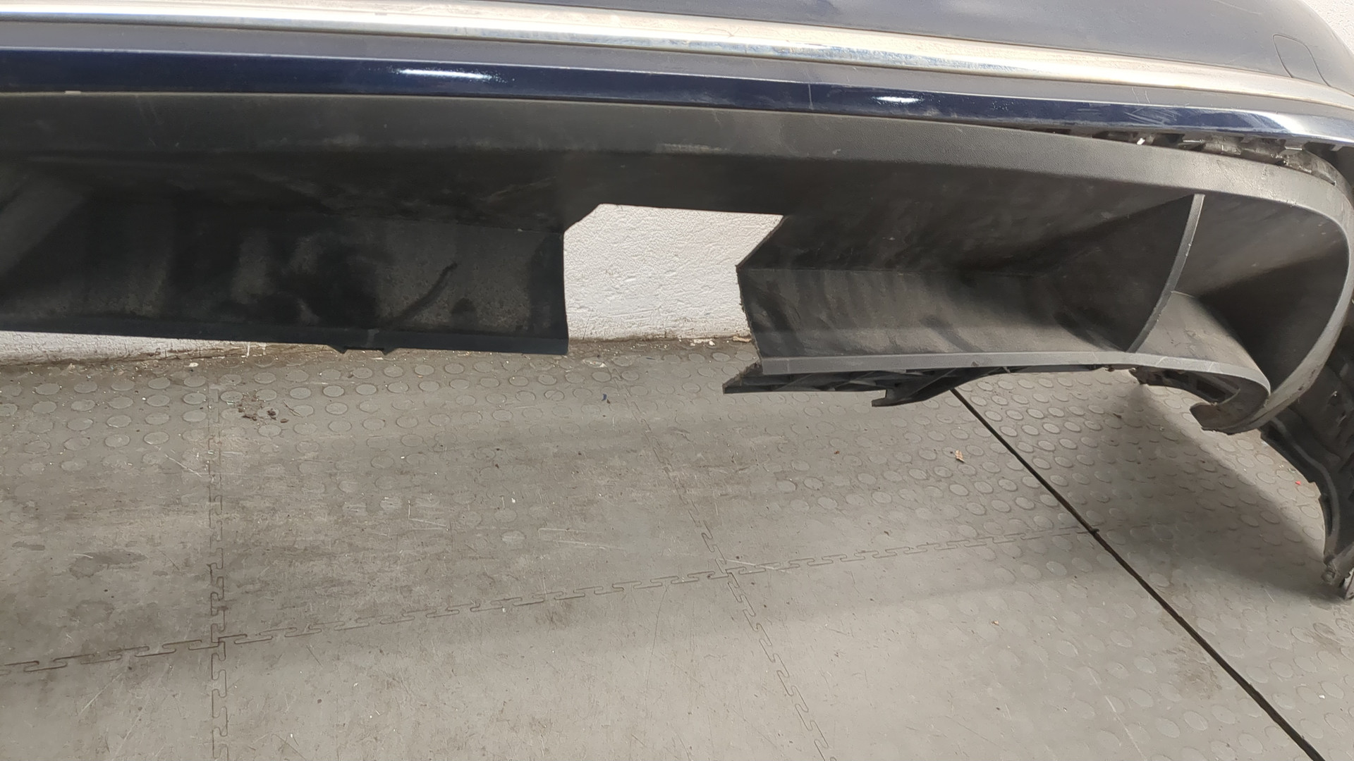 Бампер задний