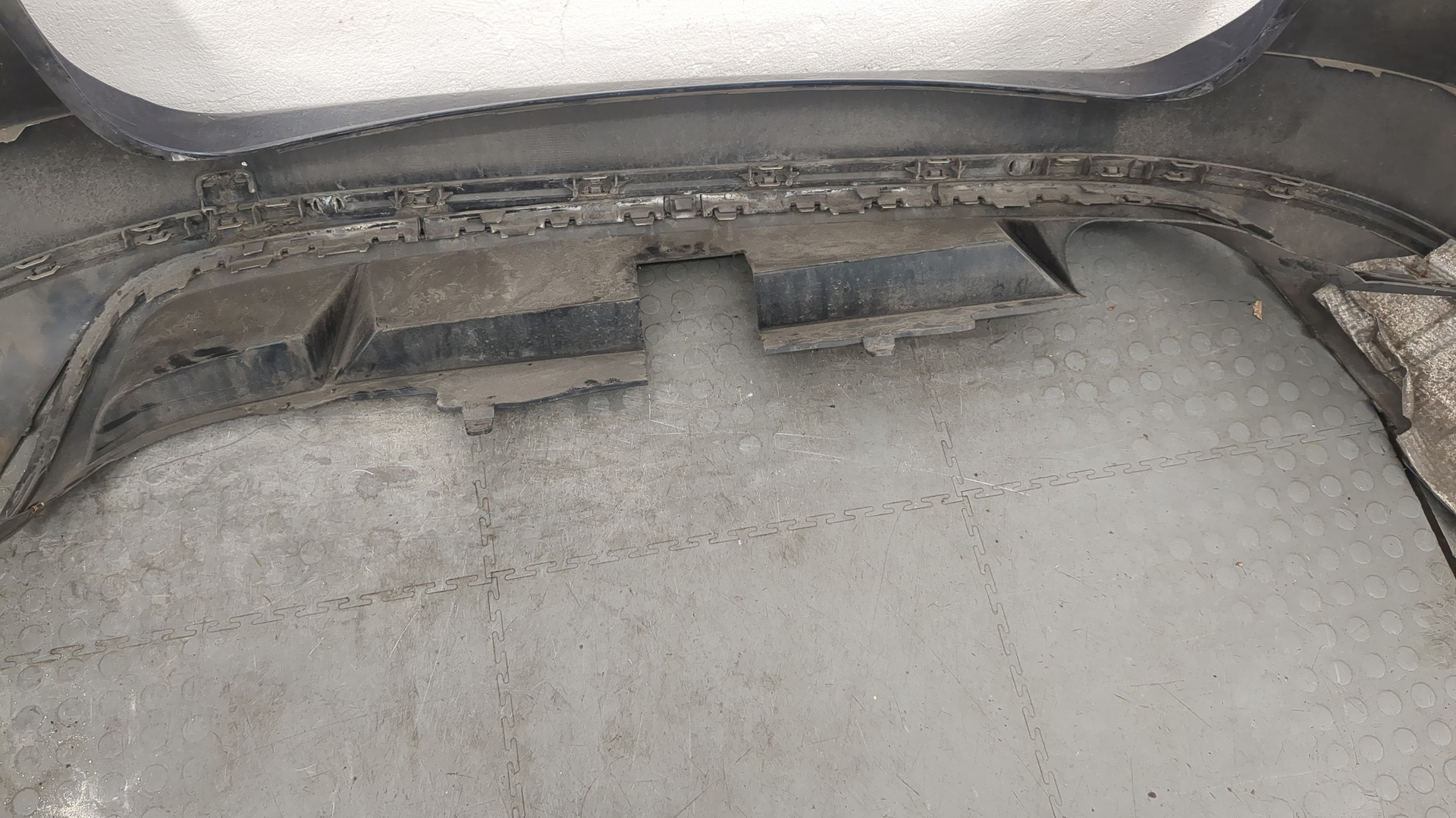 Бампер задний