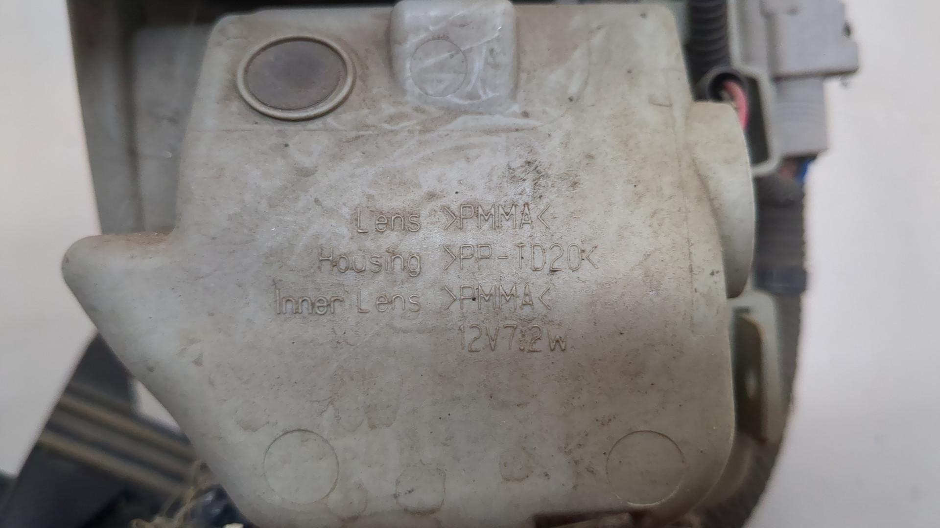 Фара противотуманная левая