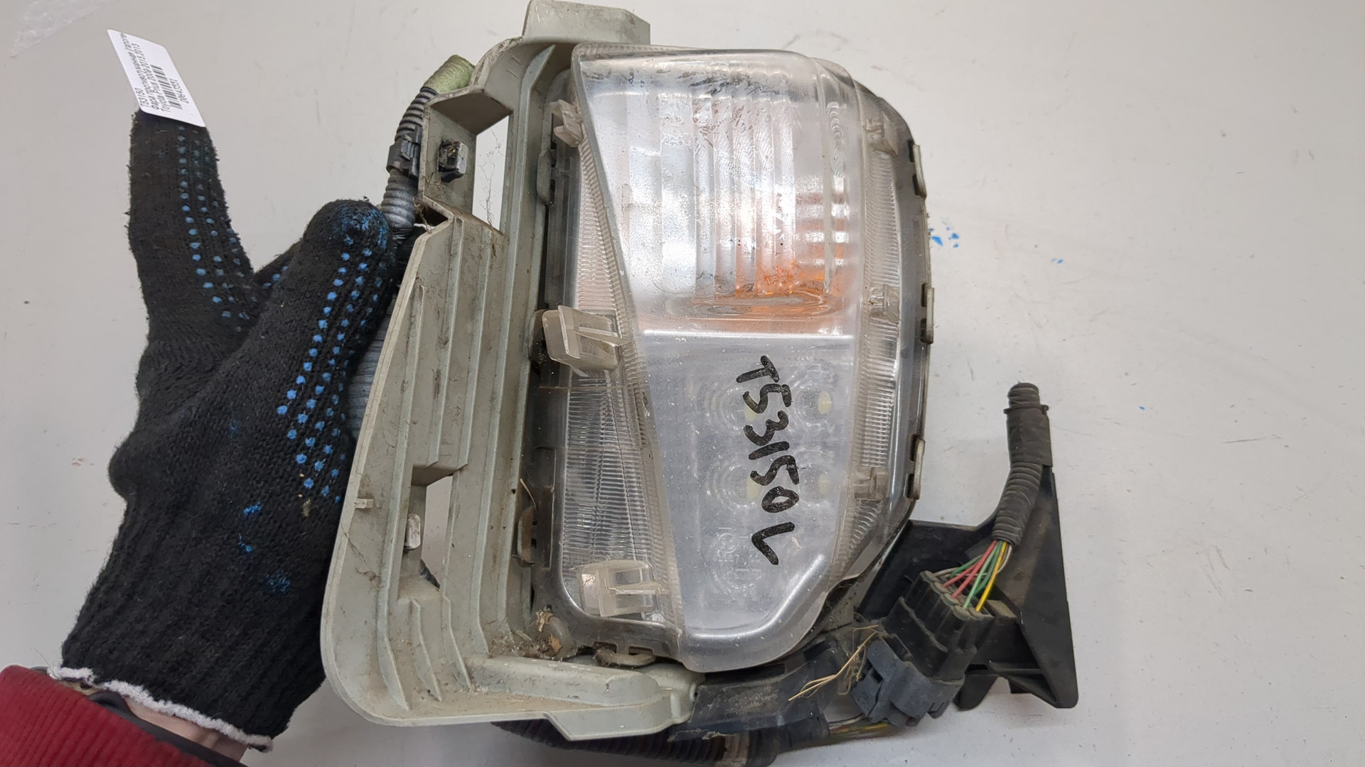 Фара противотуманная левая