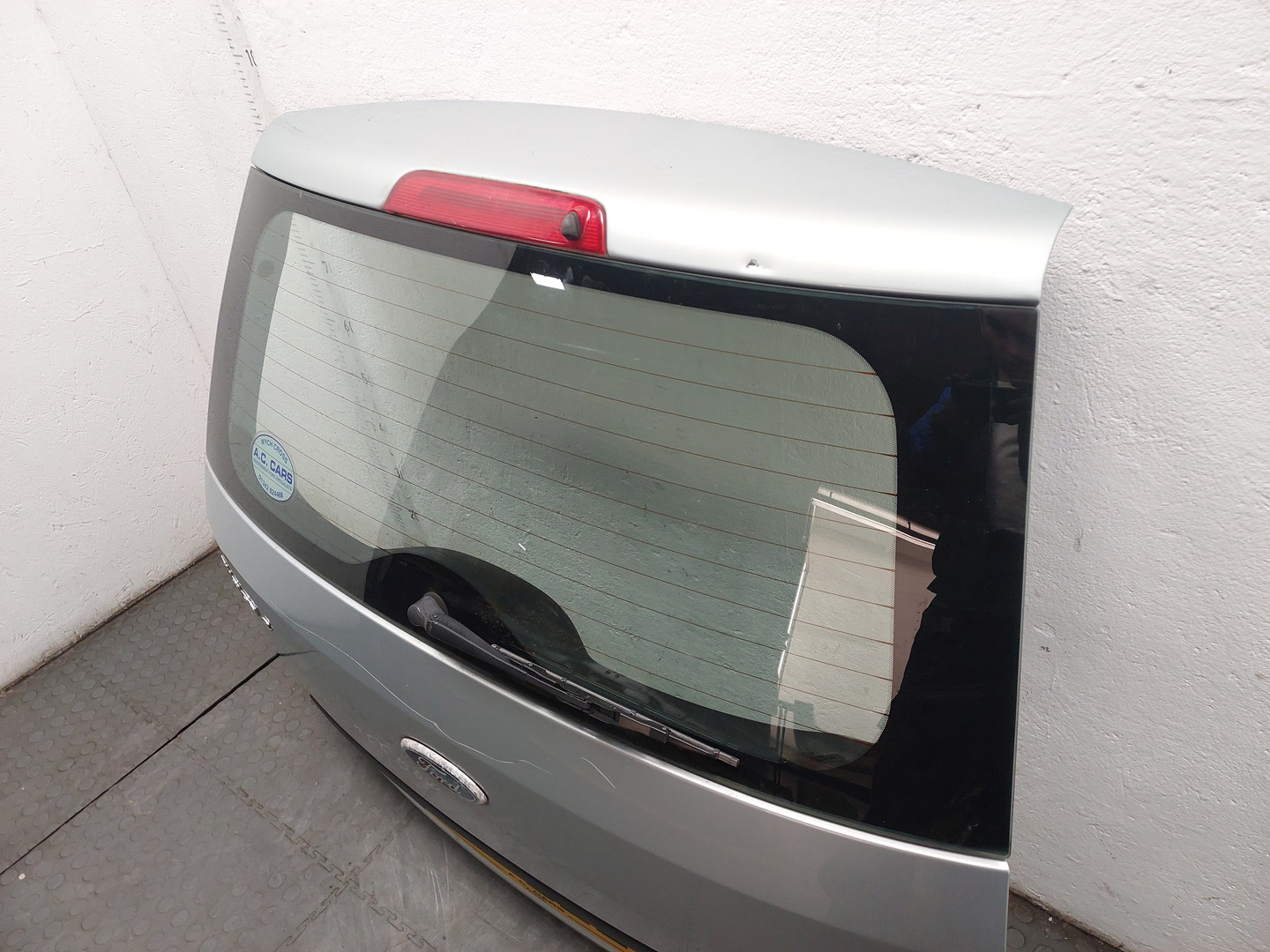 Дверь багажника