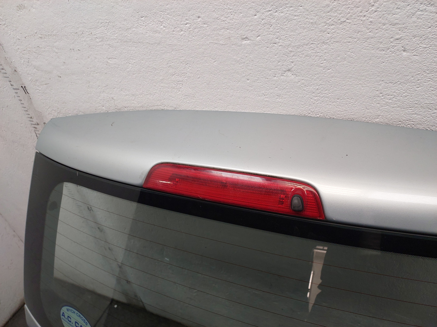 Дверь багажника