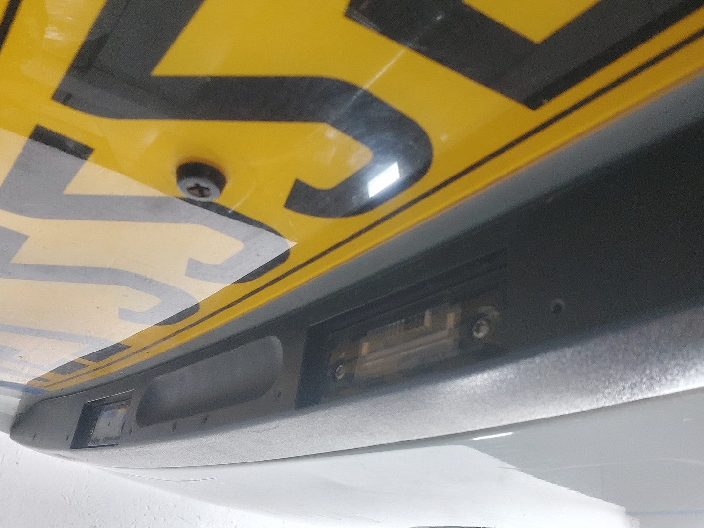 Дверь багажника