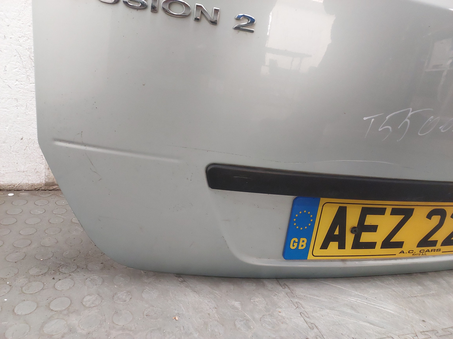 Дверь багажника