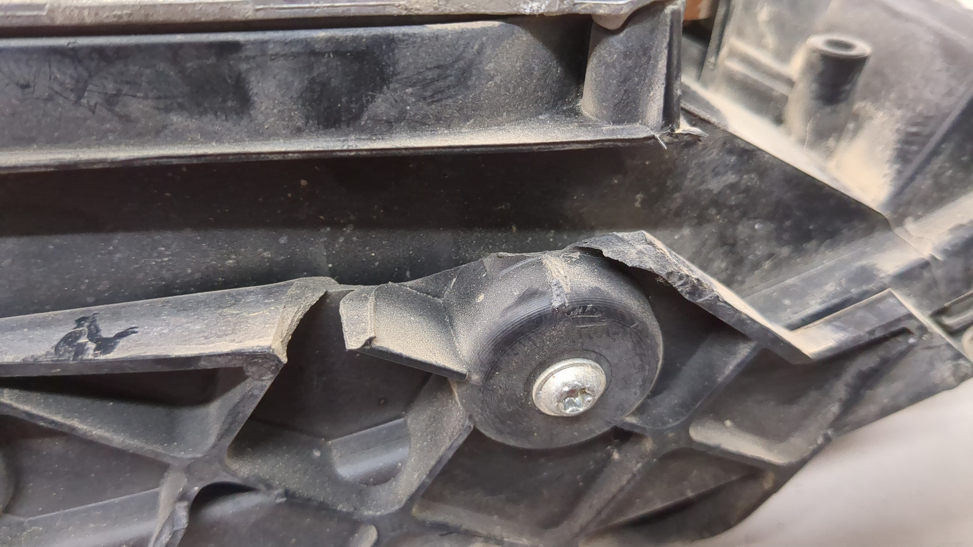 Фара дневного света левая (ходовые огни)