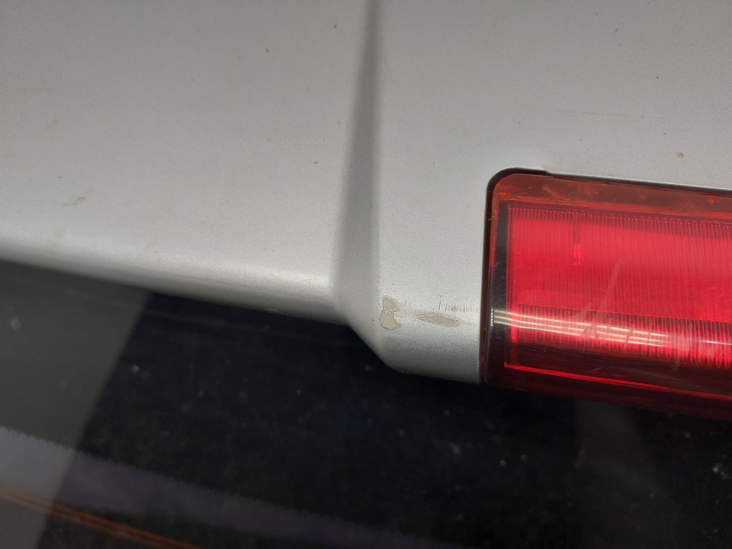 Дверь багажника