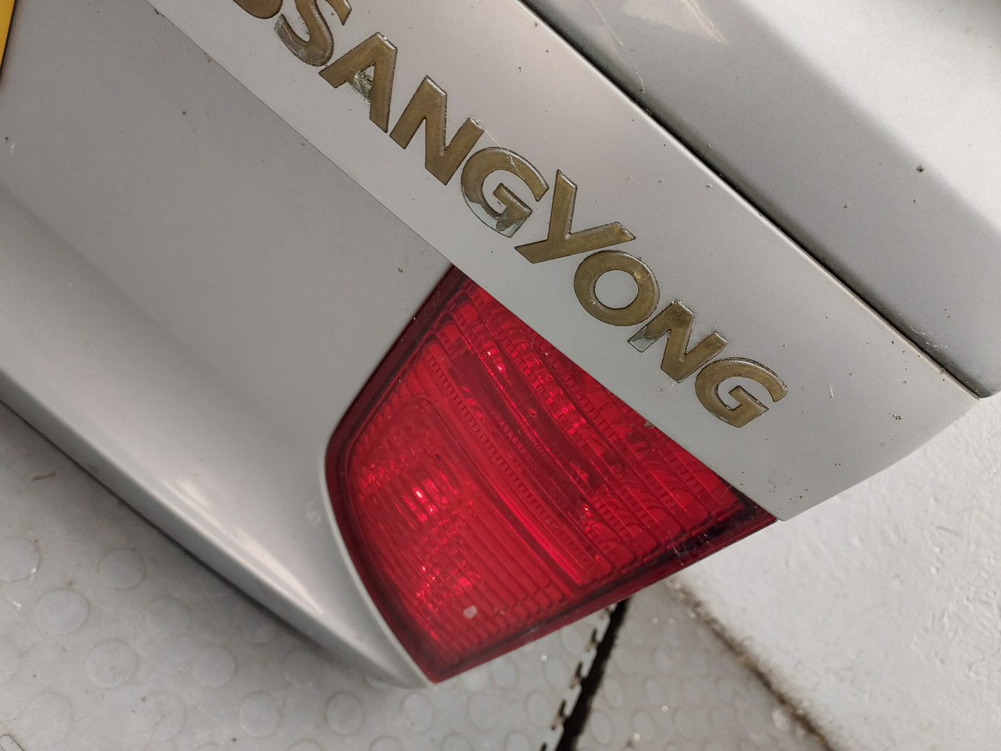 Дверь багажника