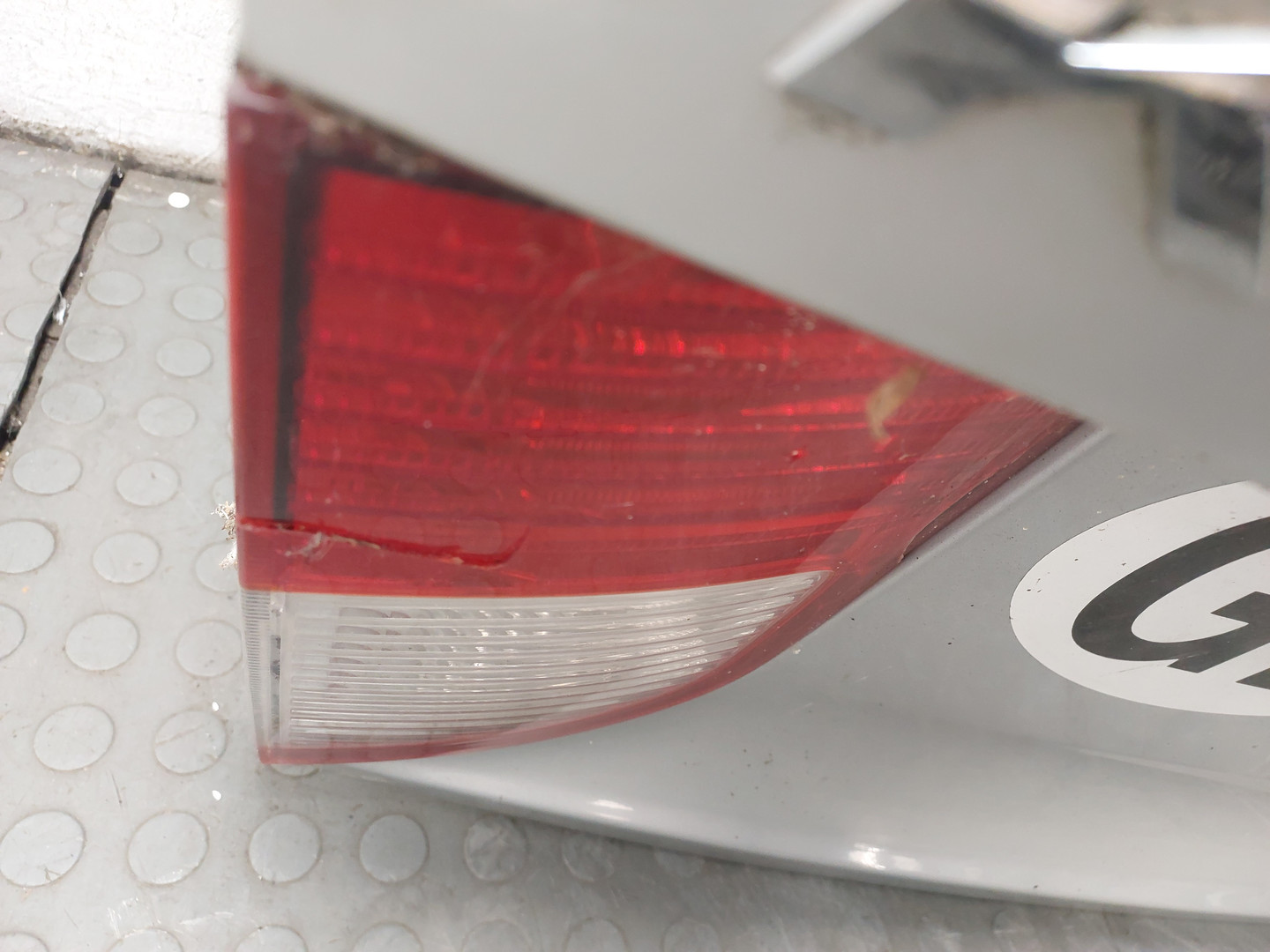 Дверь багажника