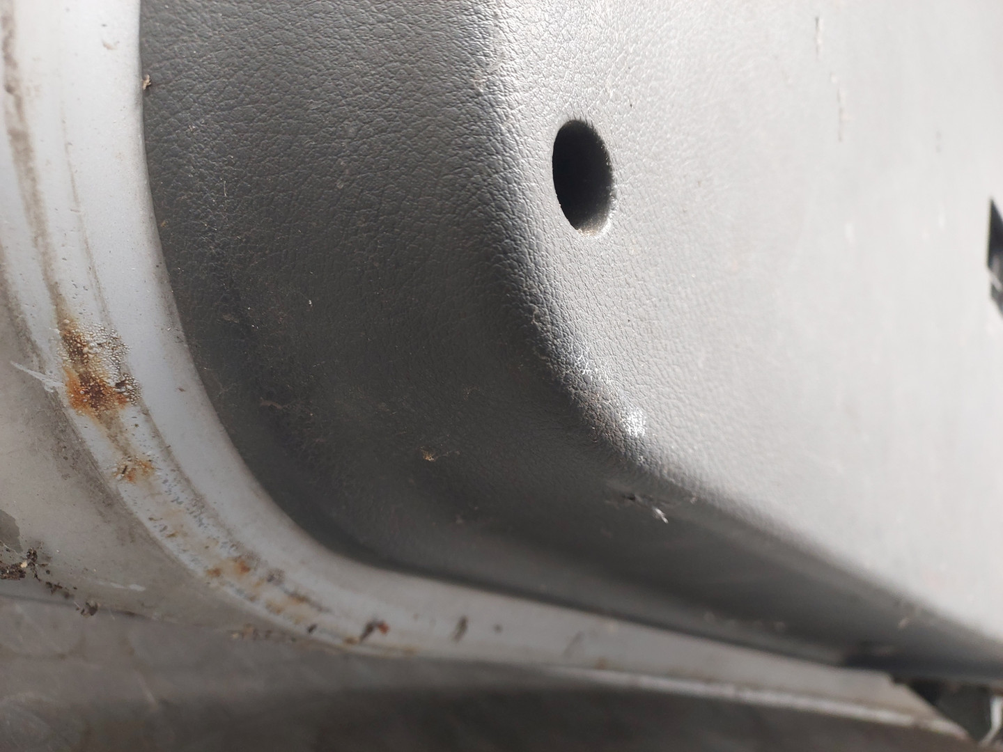 Дверь багажника