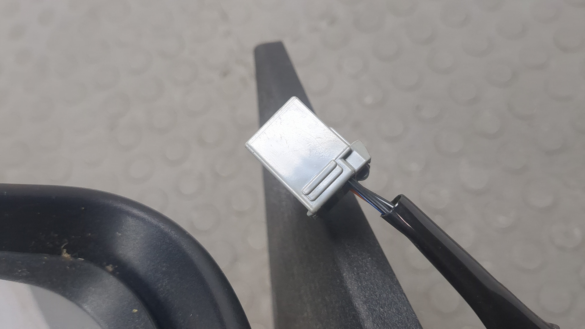 Зеркало левое электрическое