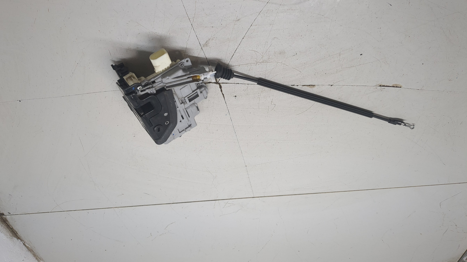 Замок двери задней правой