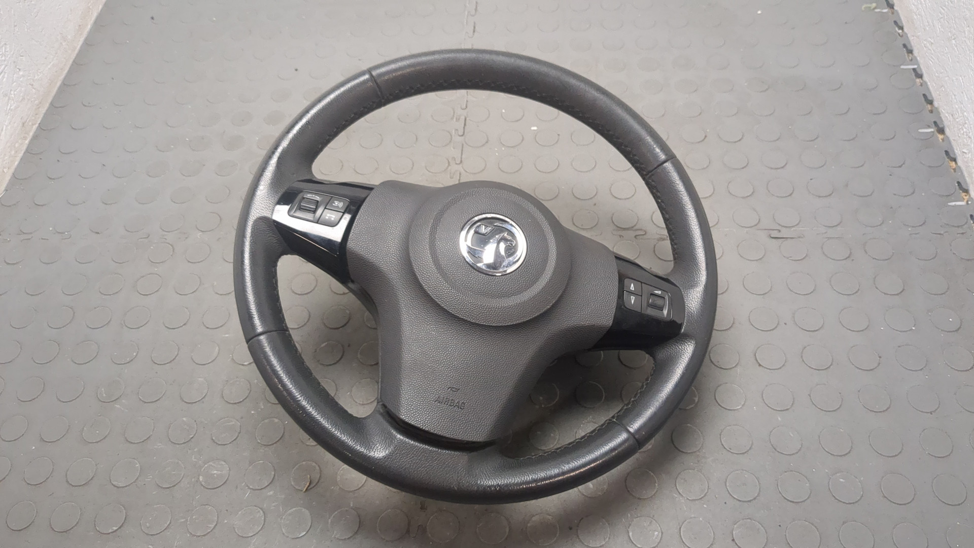 Рулевое колесо (руль)