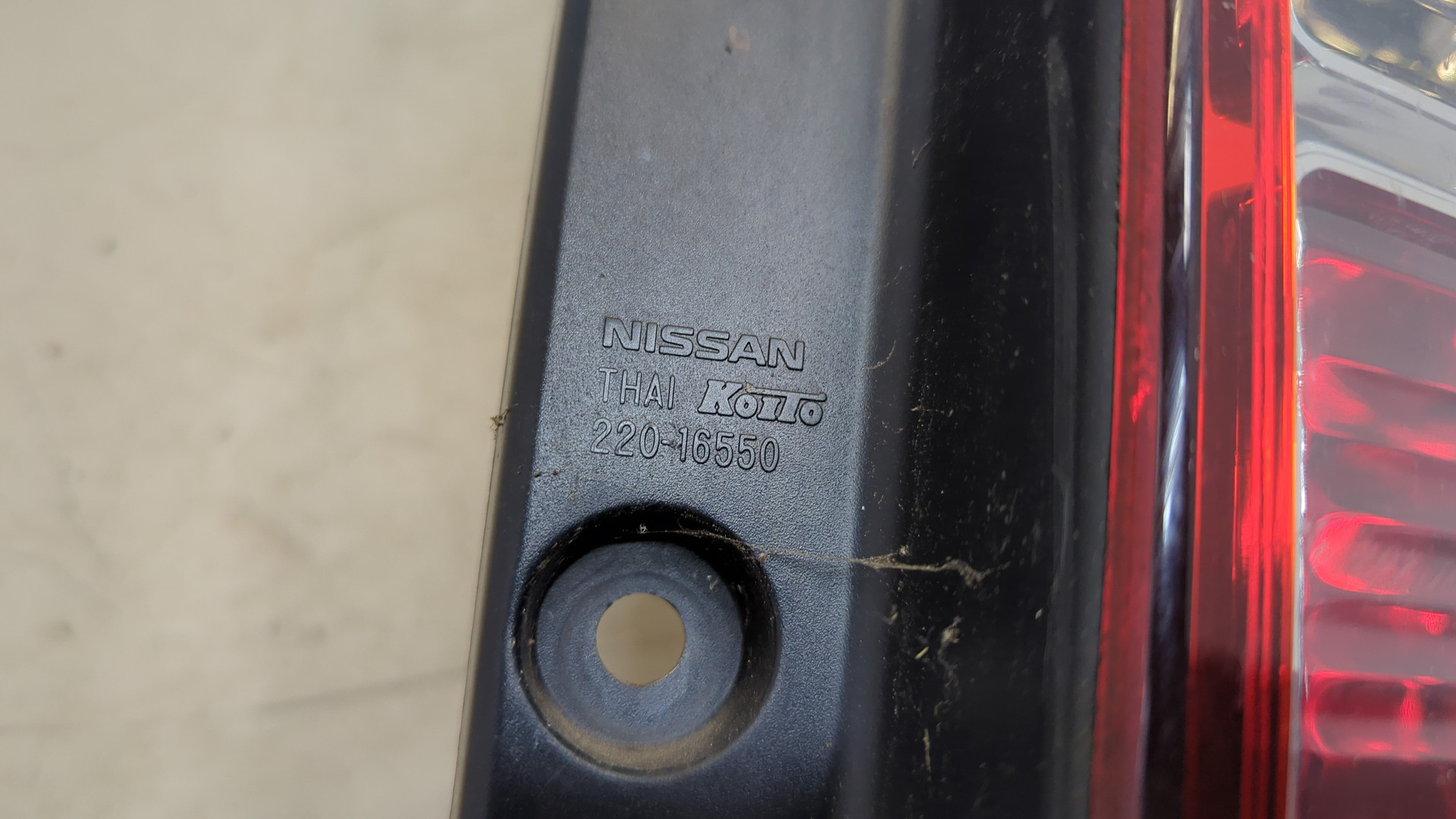 Фонарь задний правый