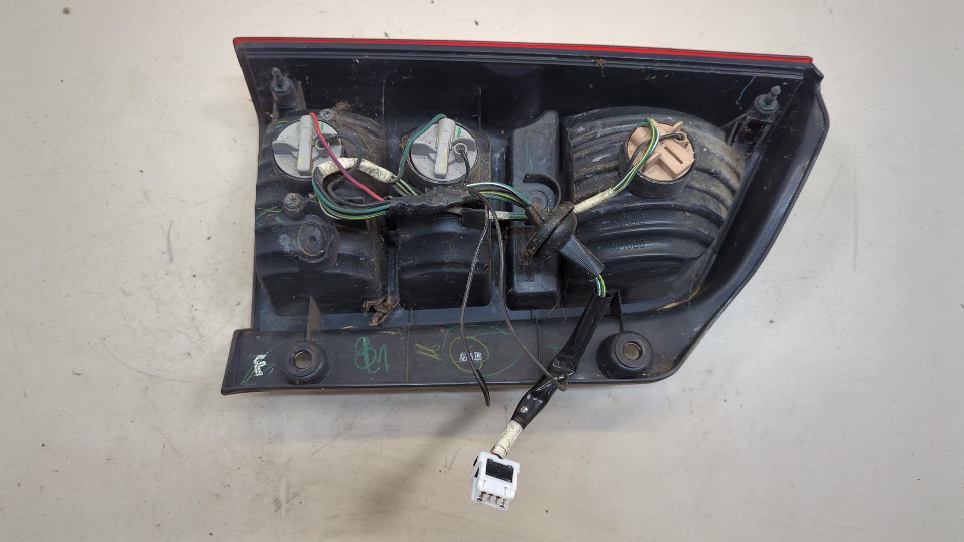 Фонарь задний правый